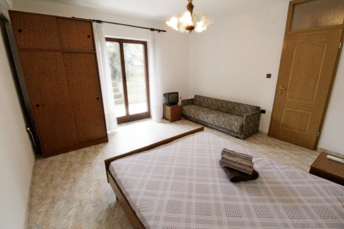 Apartments LEO with pool 90317-A4