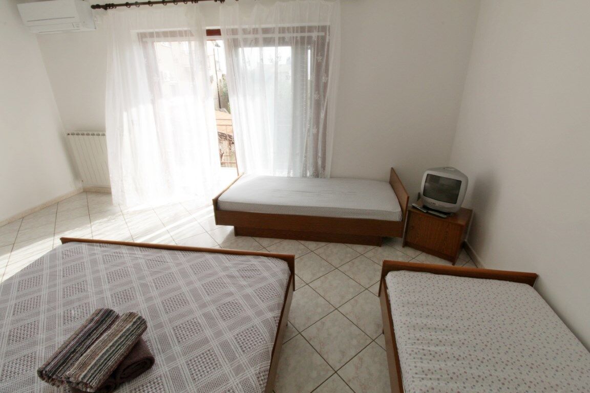 Apartments LEO with pool 90317-A5