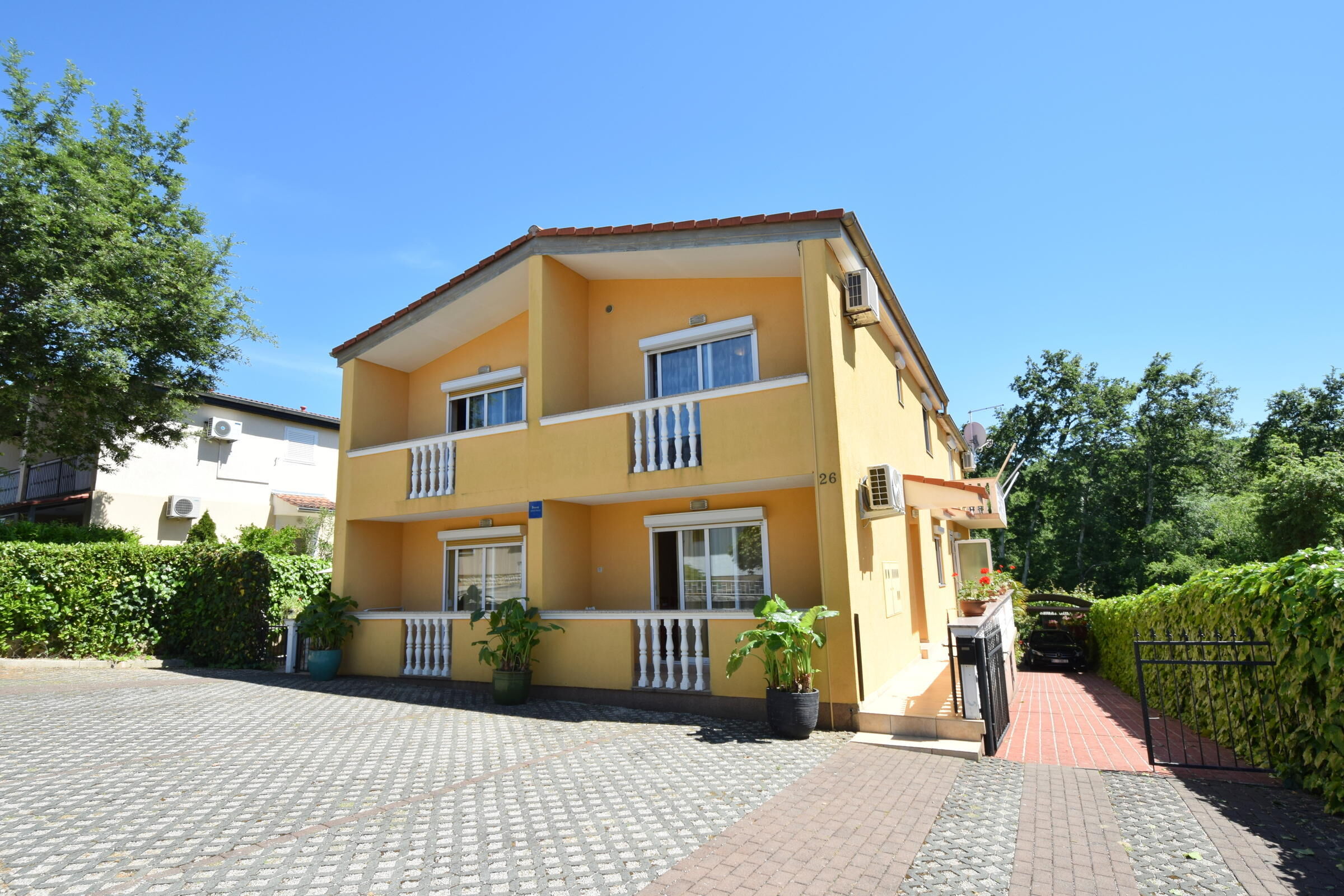 Apartments Jelica 62136-A1