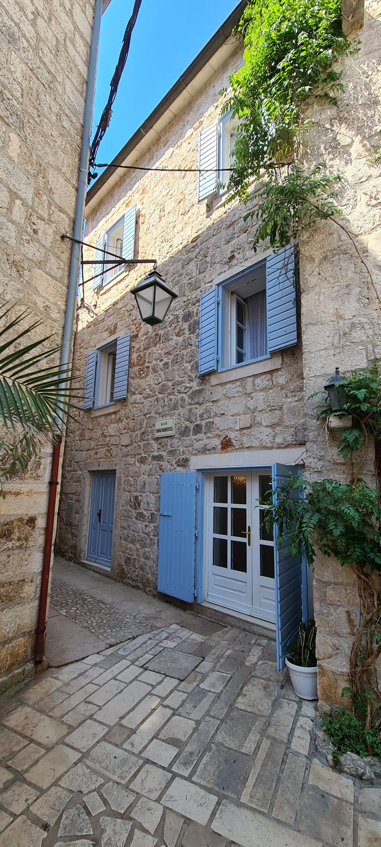 Kuća za odmor Stone house Skor K1