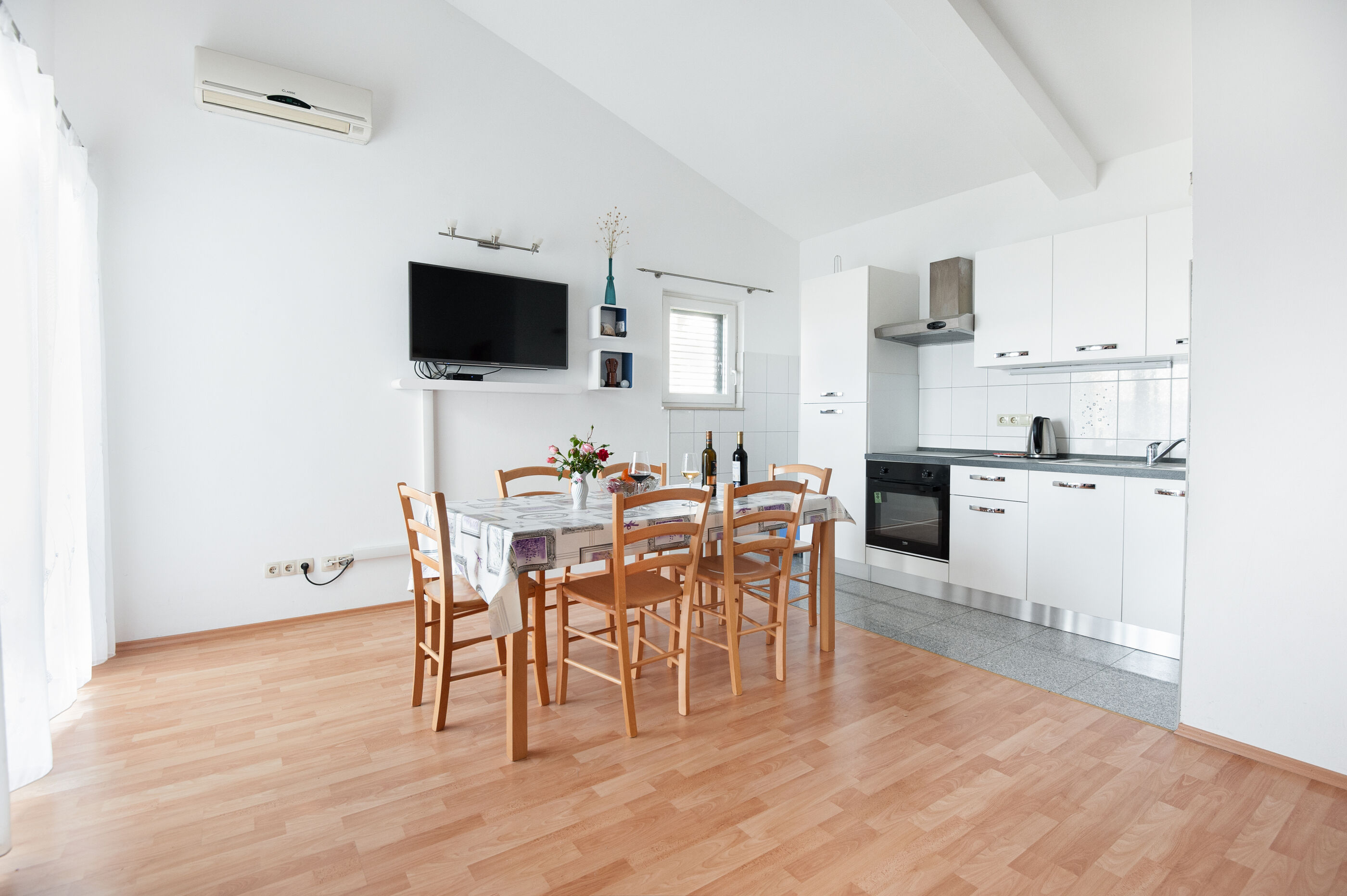 Apartments Tomic 79961-A2