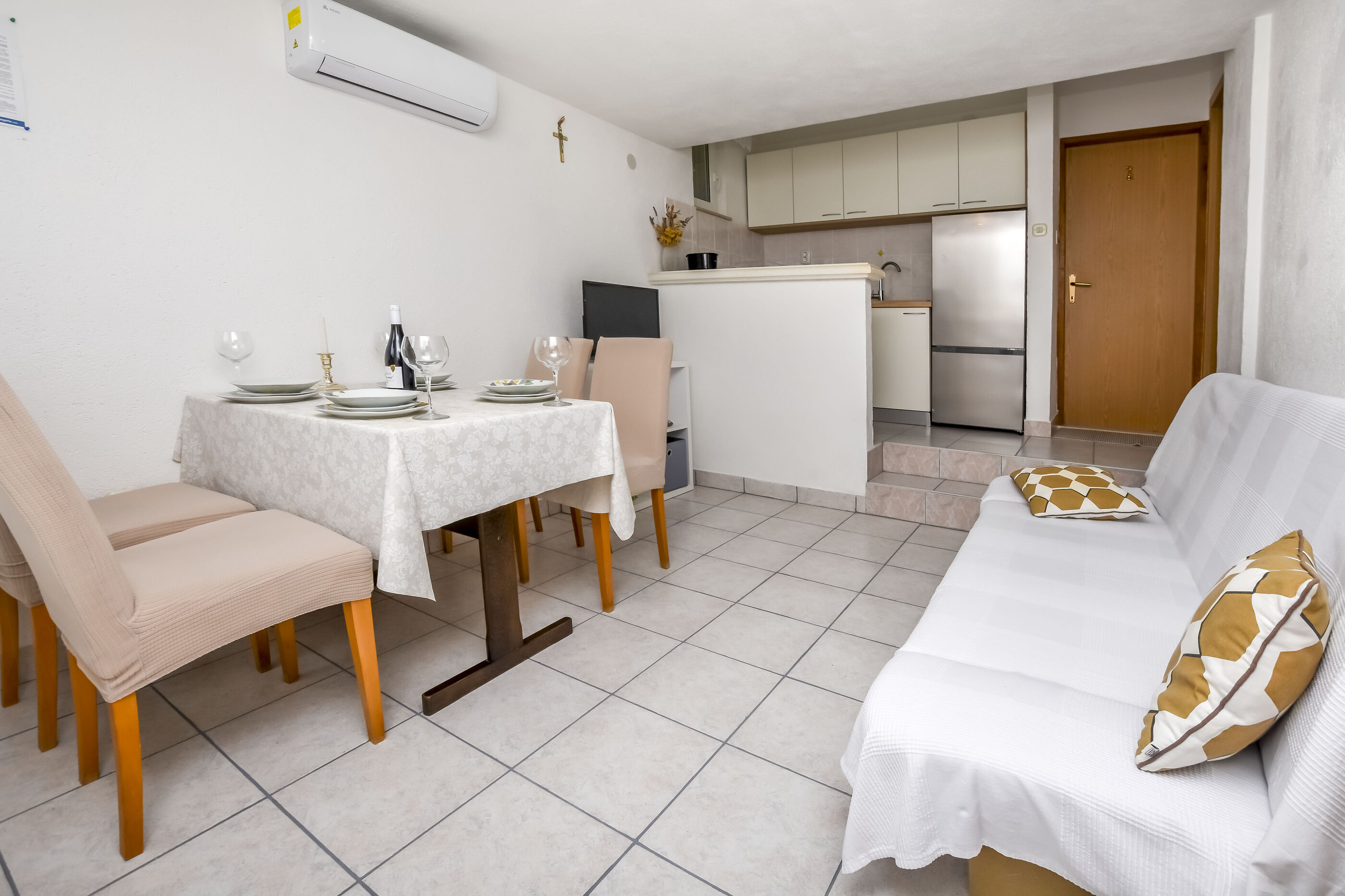 Apartments Ive i Maja 64331-A1