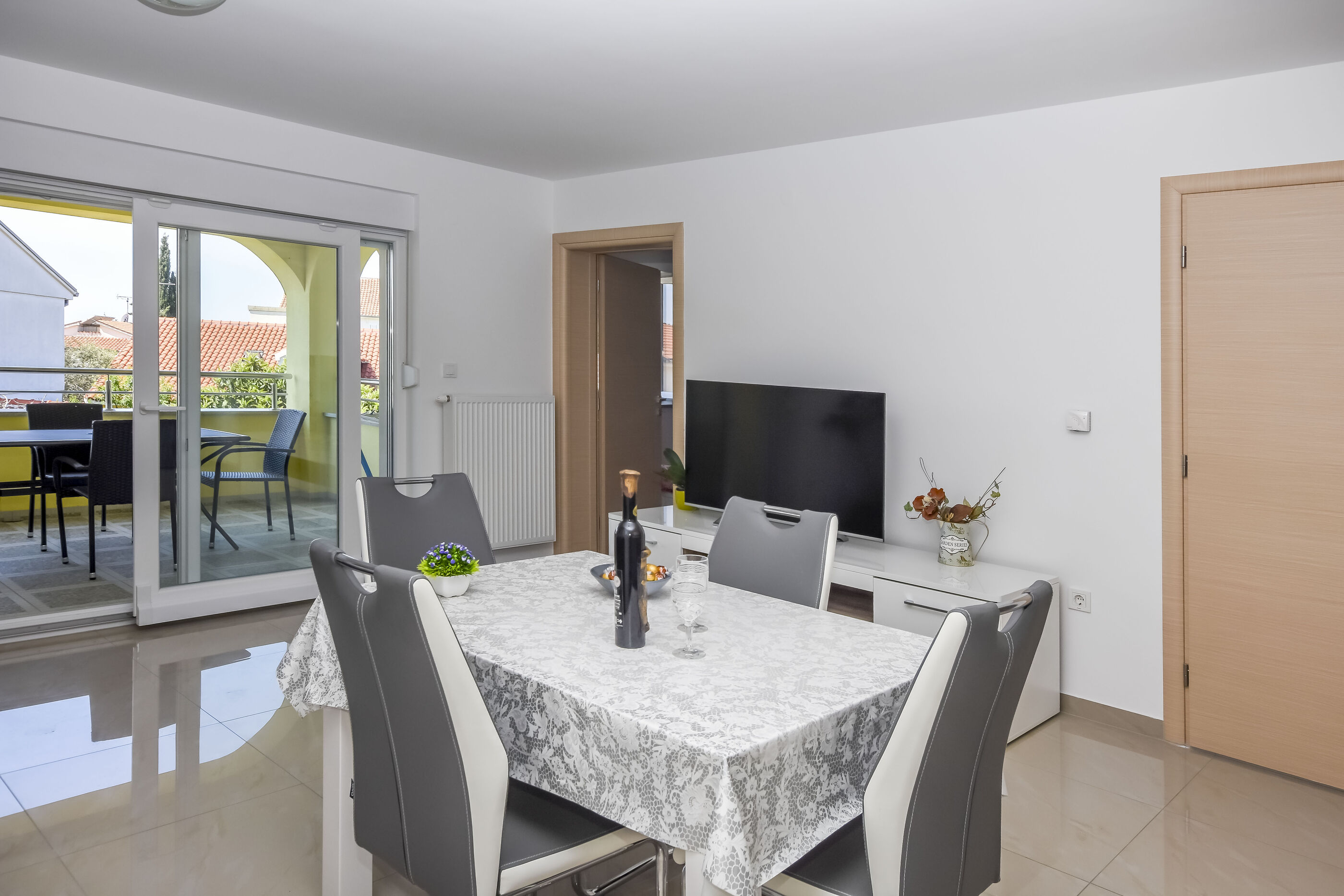 Apartments Mario 87411-A1