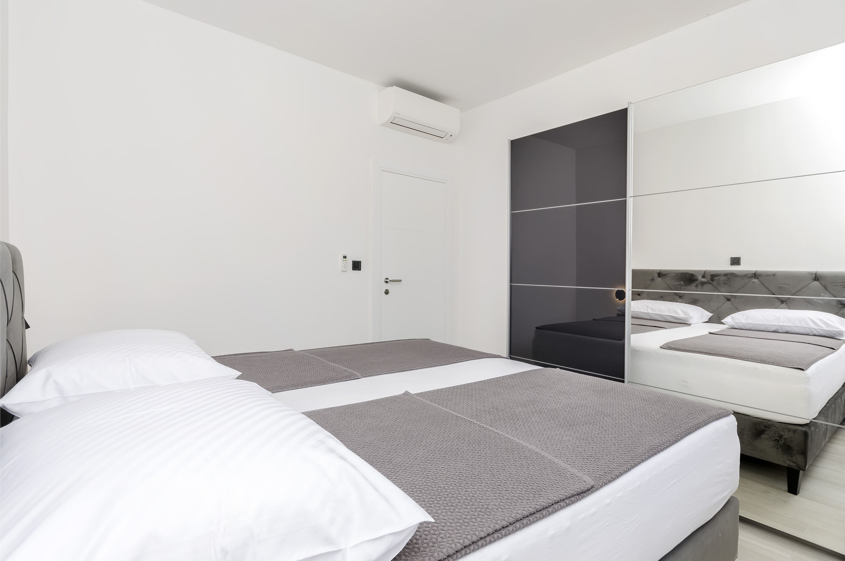Apartments Villa Casia 33802-A1