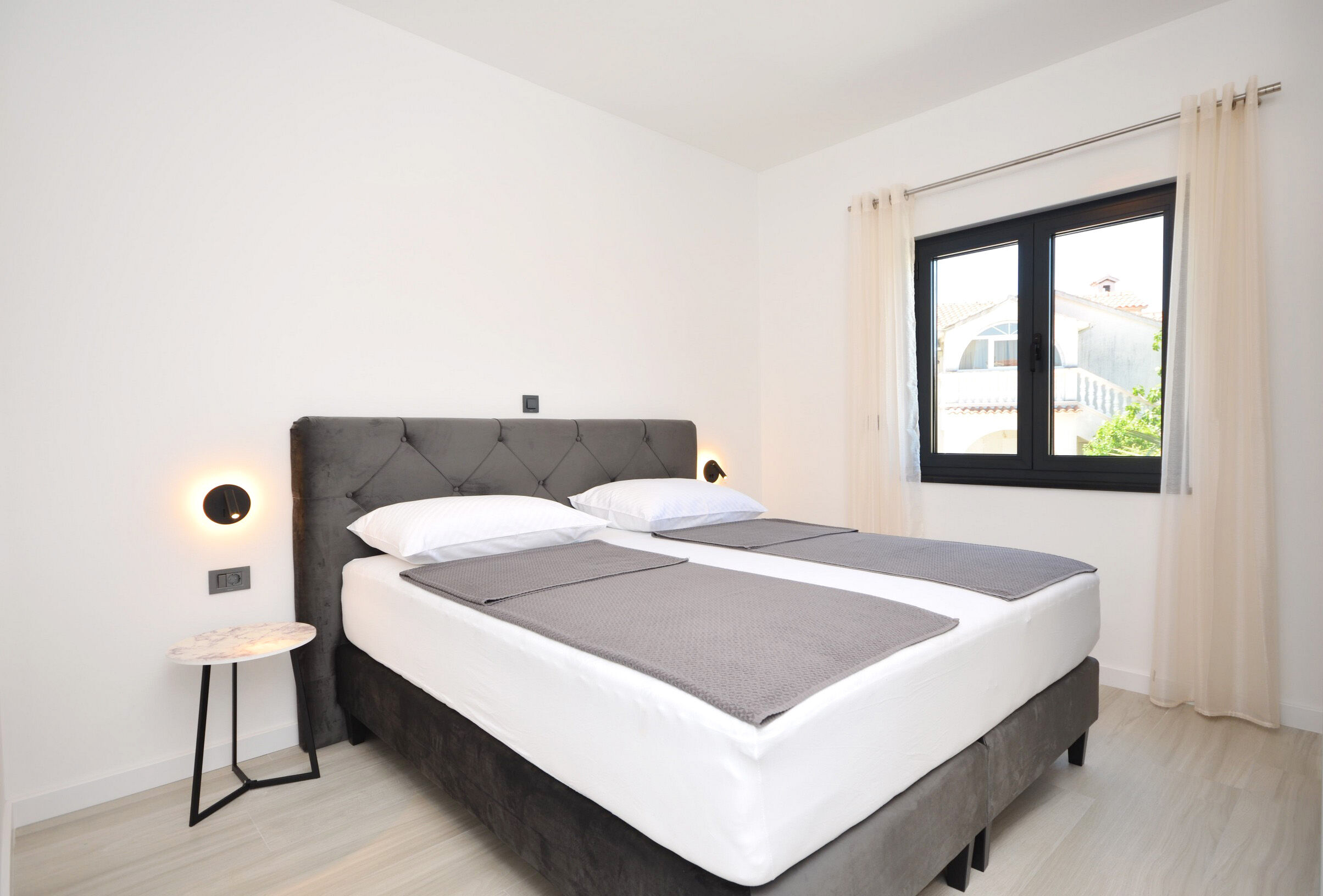 Apartments Villa Casia 33802-A1