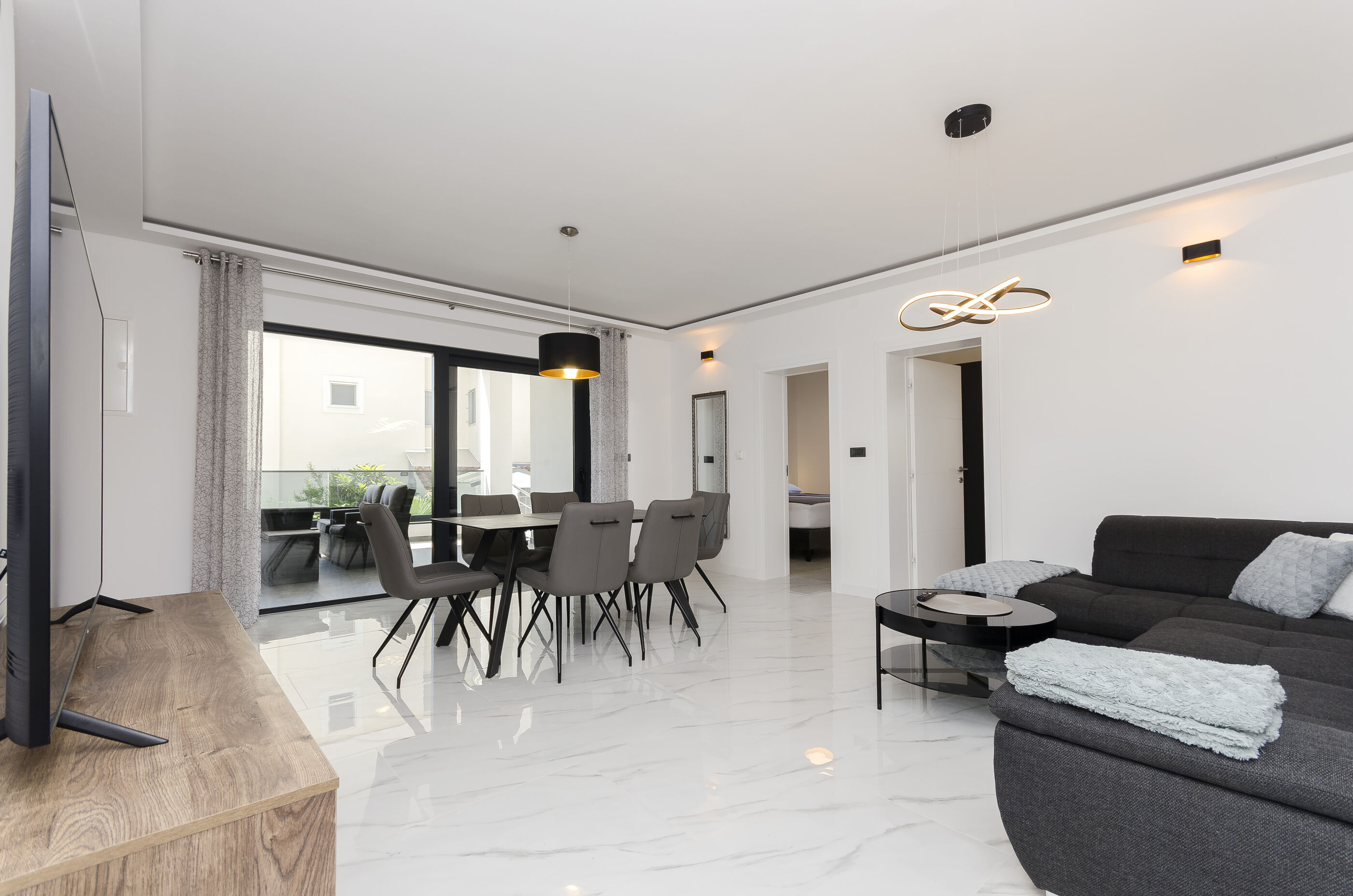 Apartments Villa Casia 33802-A1