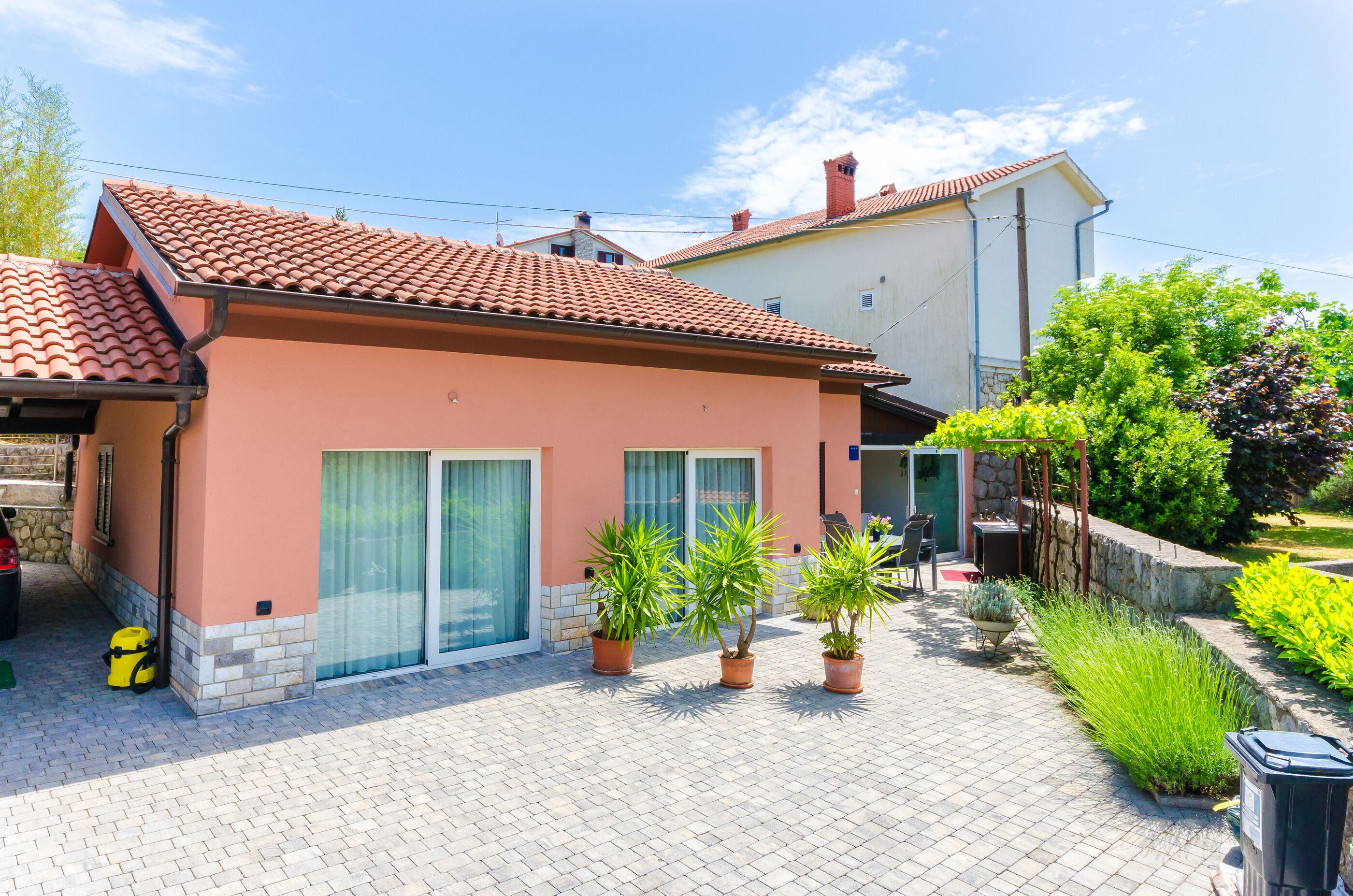 House Josip House 87692-K1