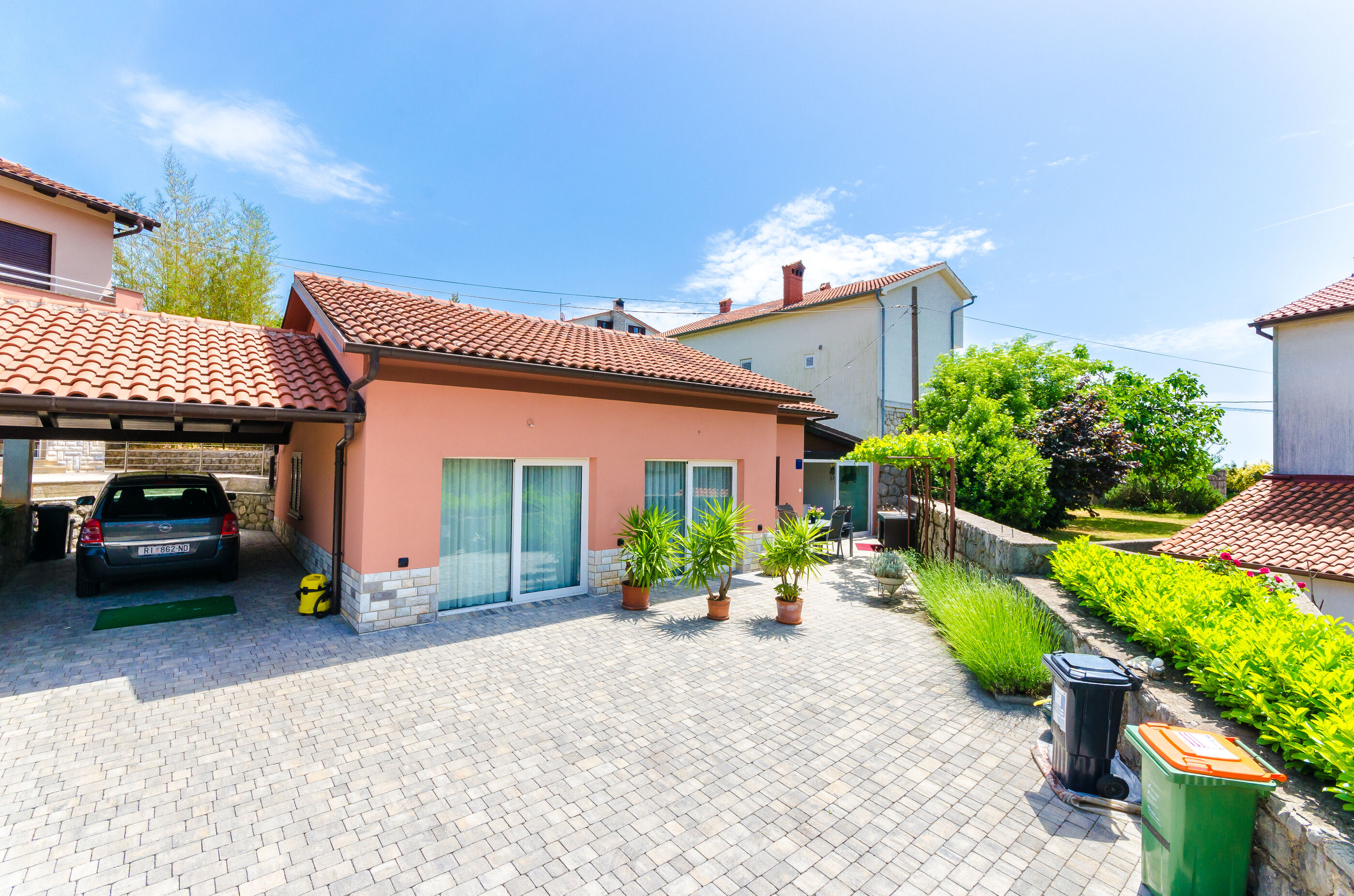 House Josip House 87692-K1