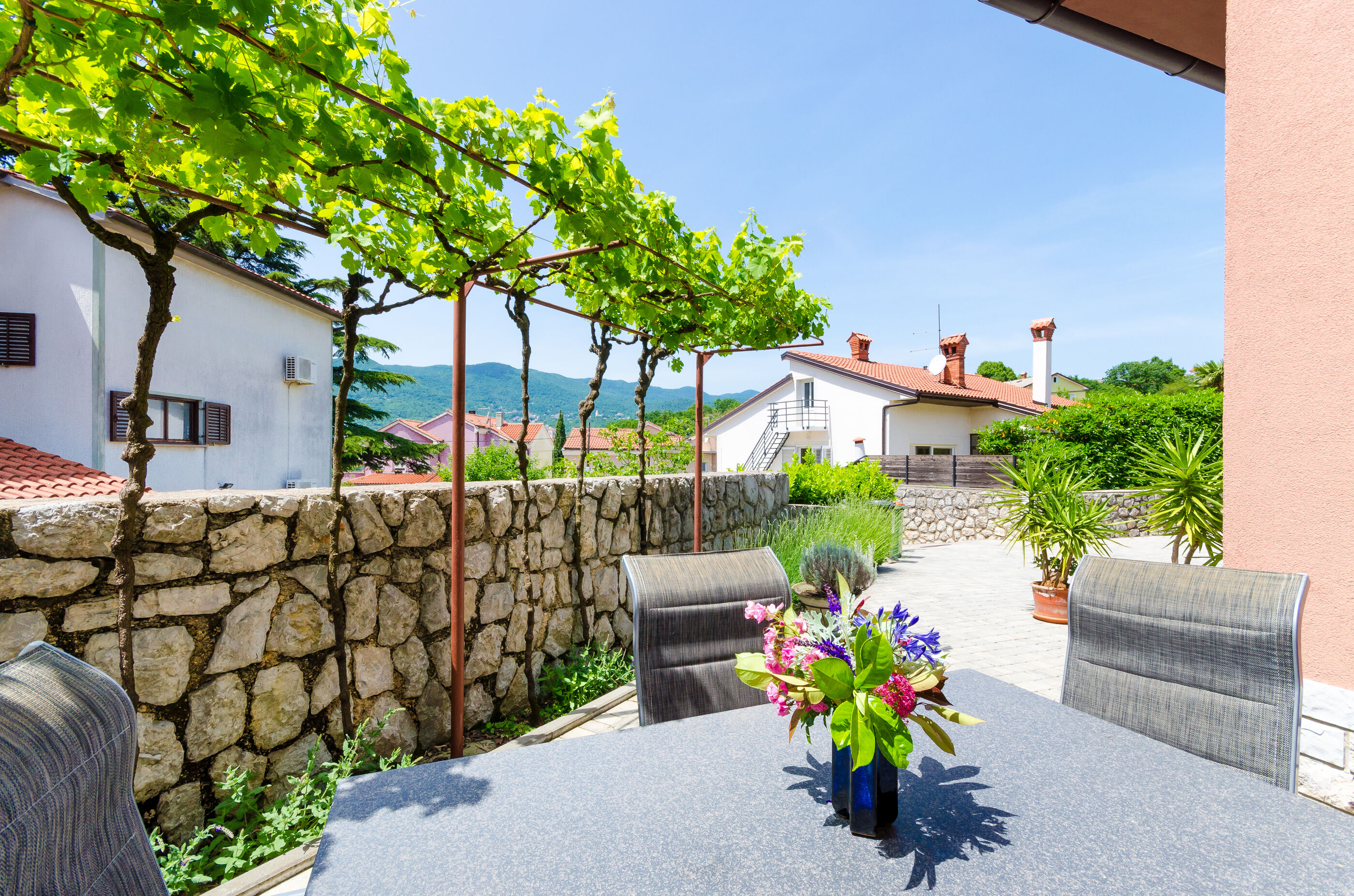 House Josip House 87692-K1