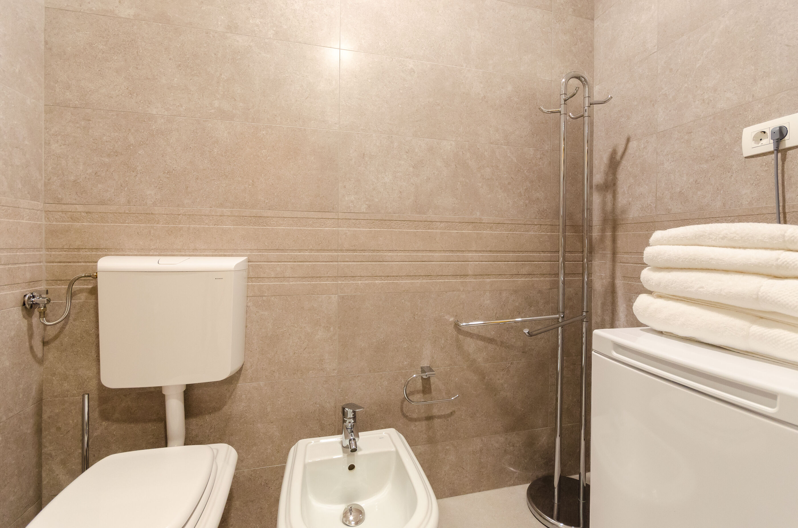 House Josip House 87692-K1