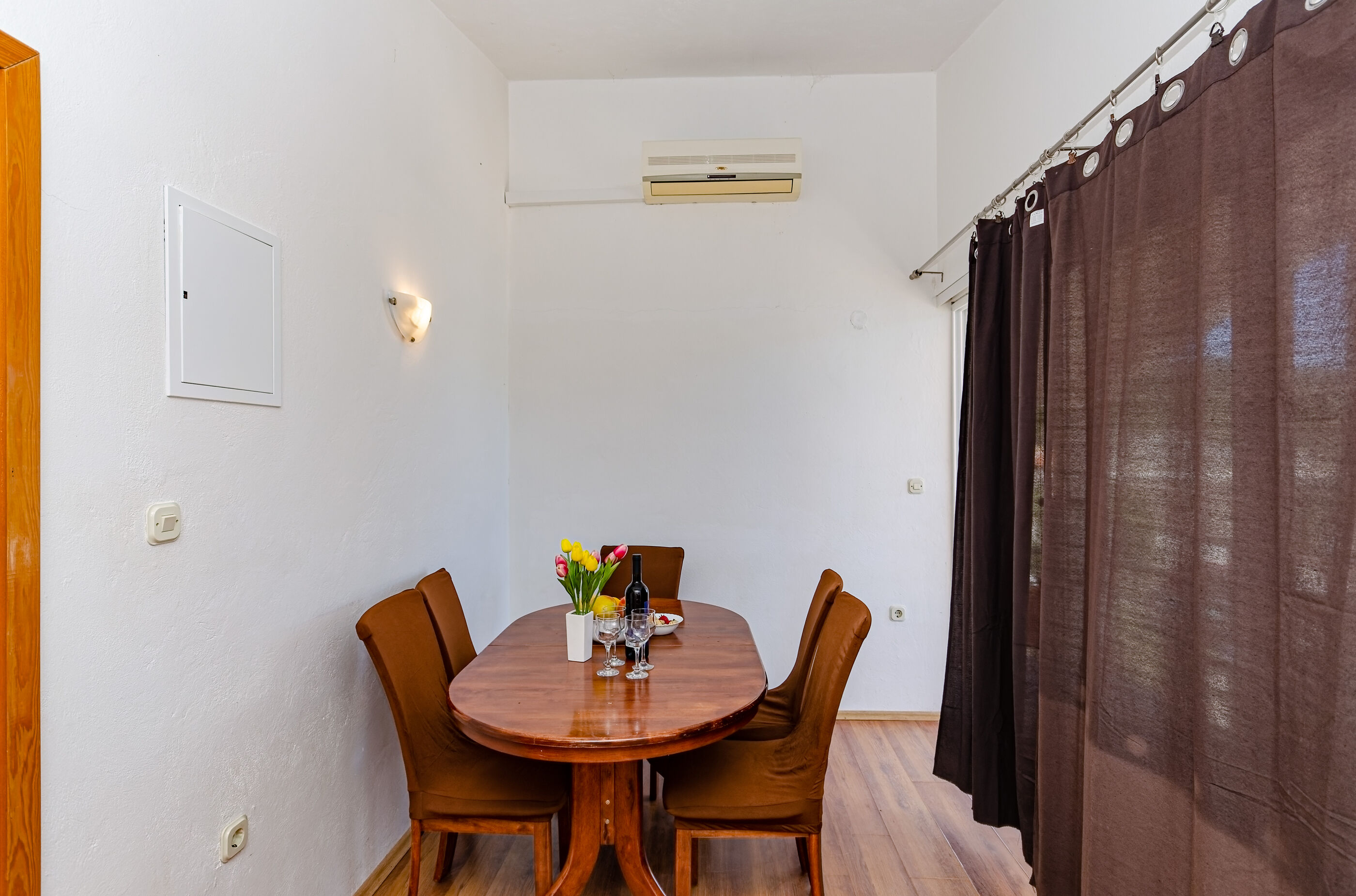 Apartments Oliver 52861-A2
