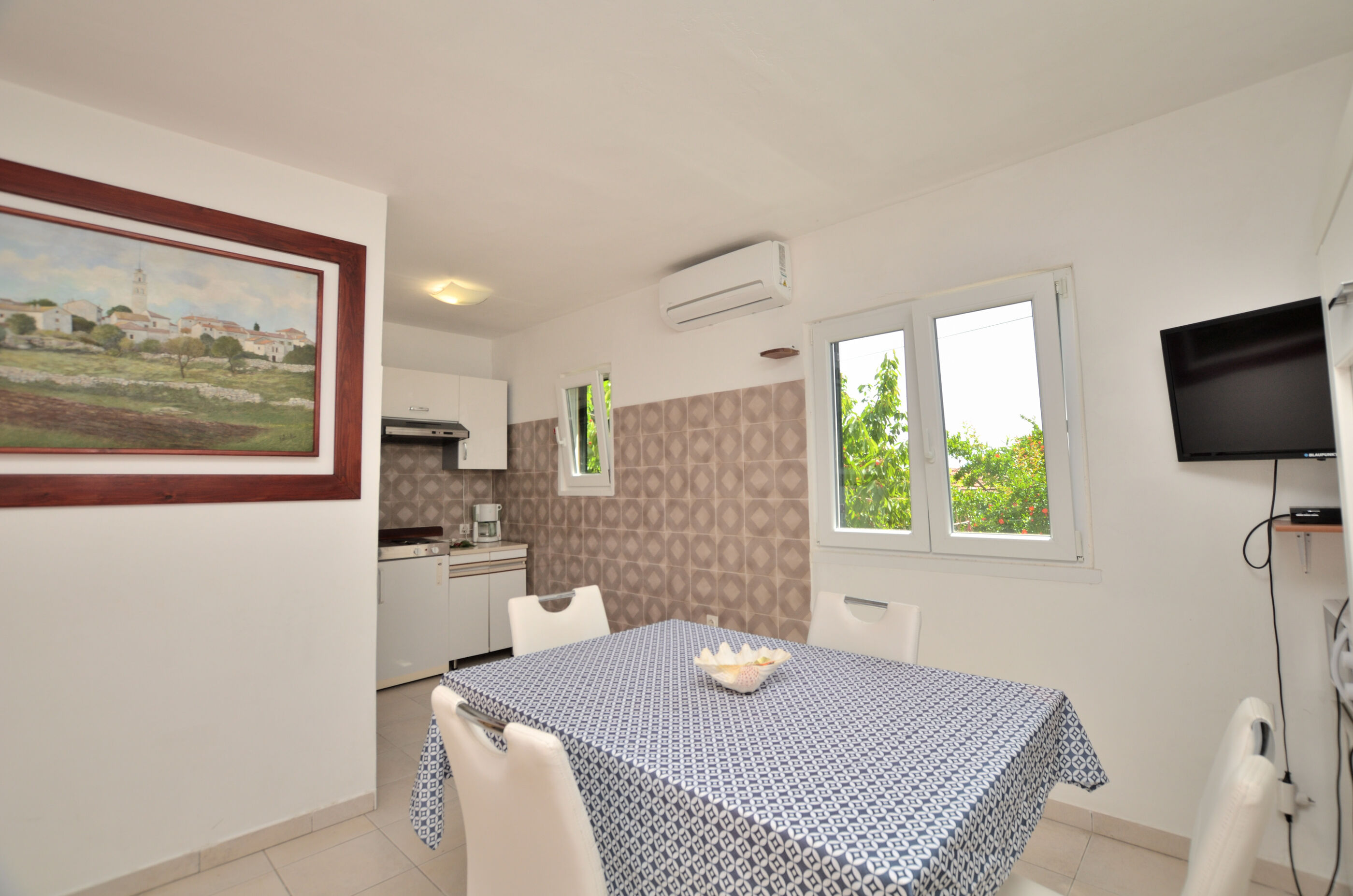 Apartments Pintur 87851-A1
