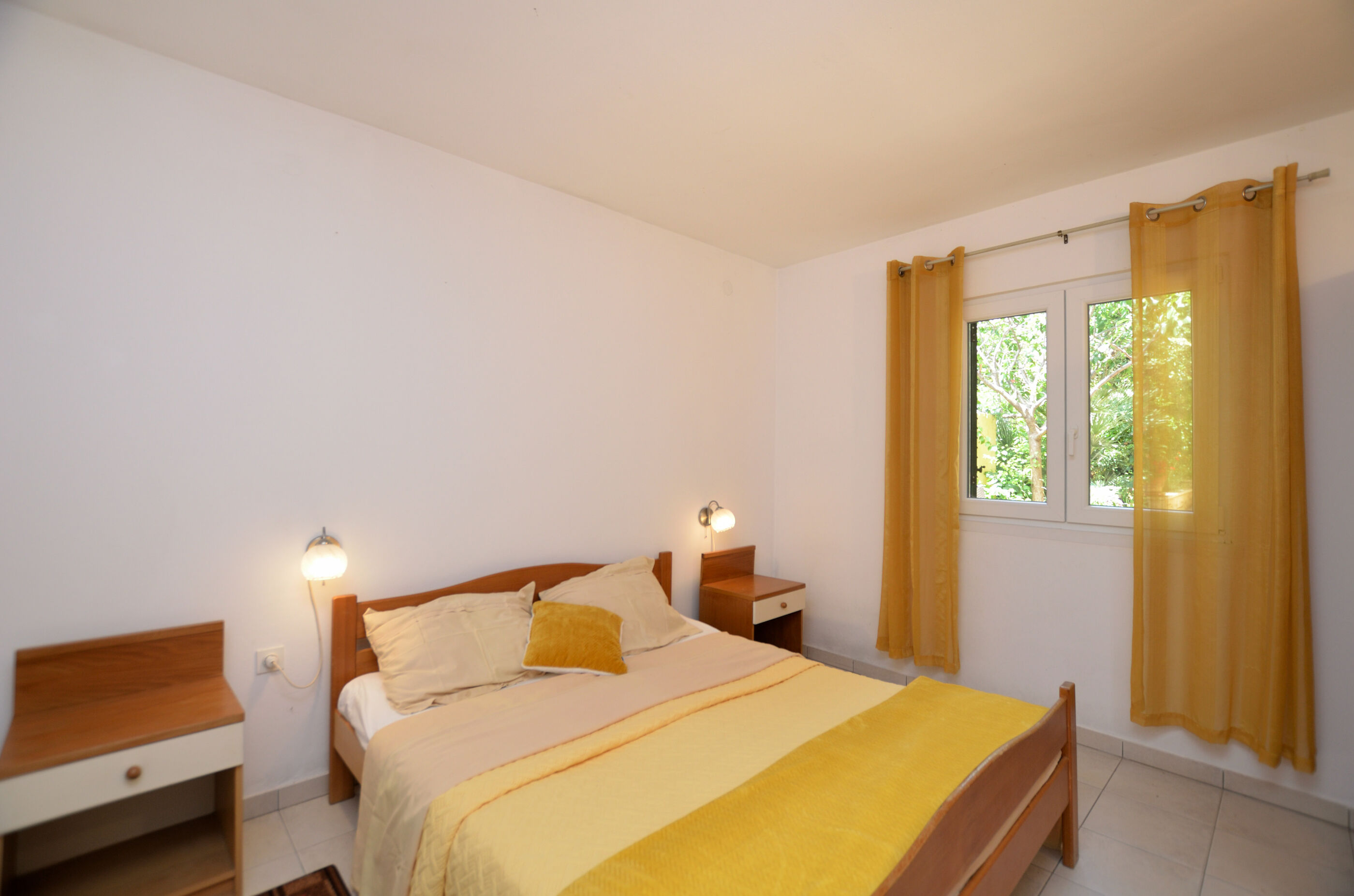 Apartments Pintur 87851-A1