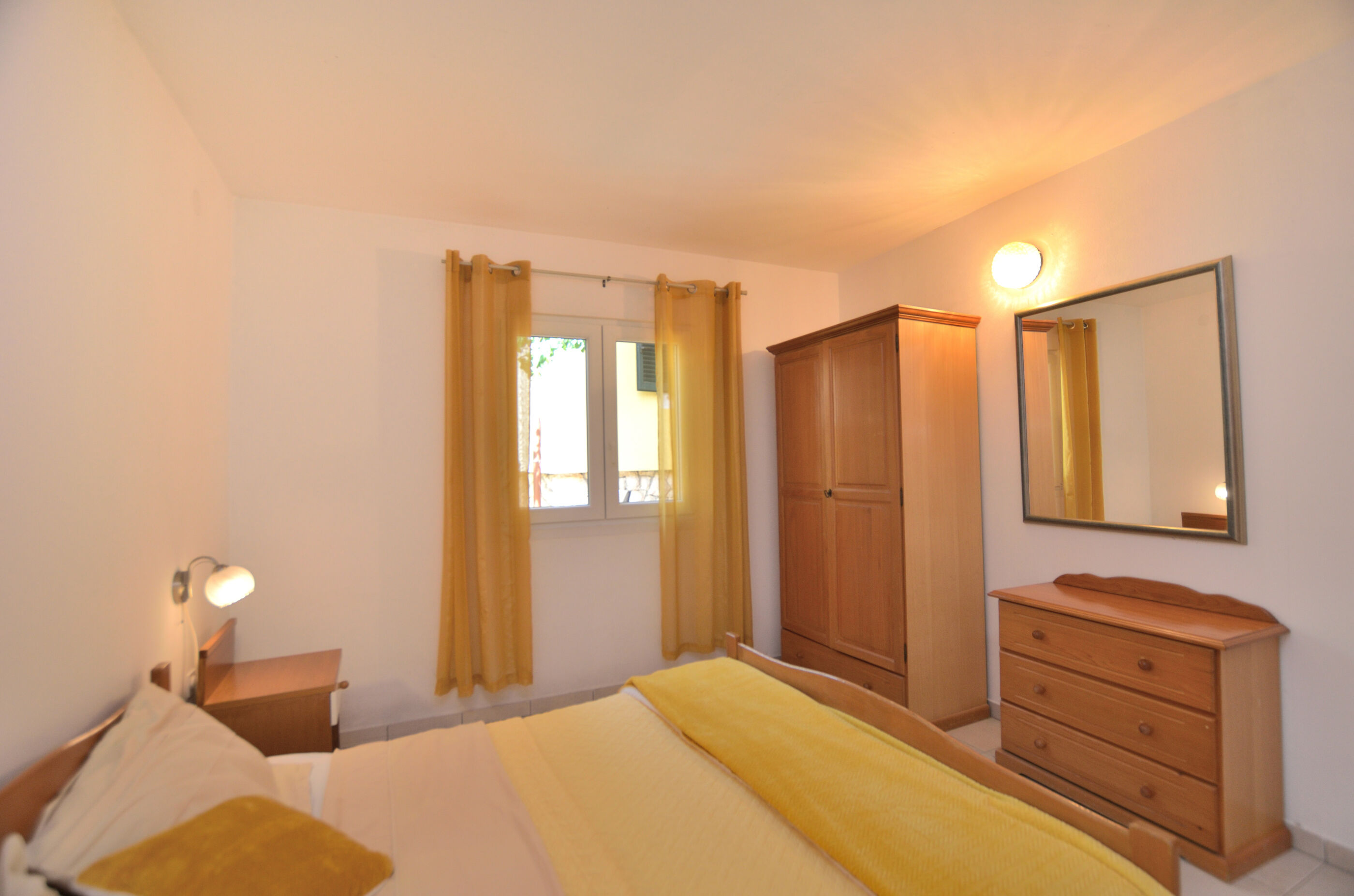 Apartments Pintur 87851-A1