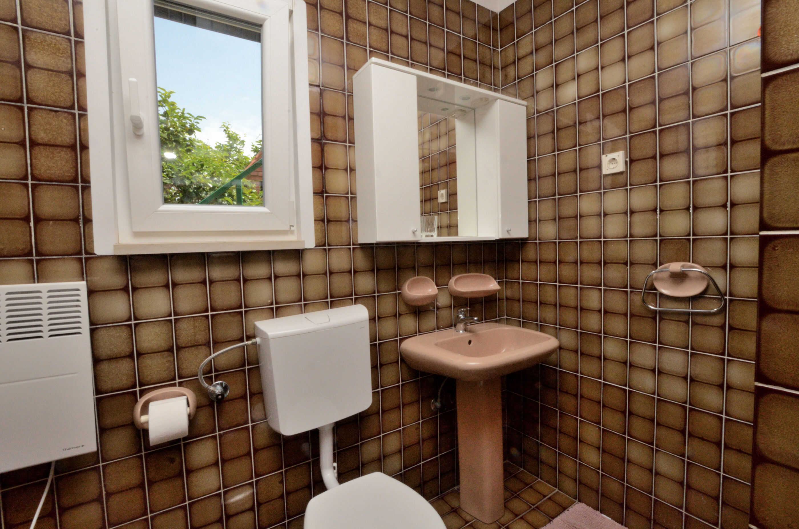 Apartments Pintur 87851-A1