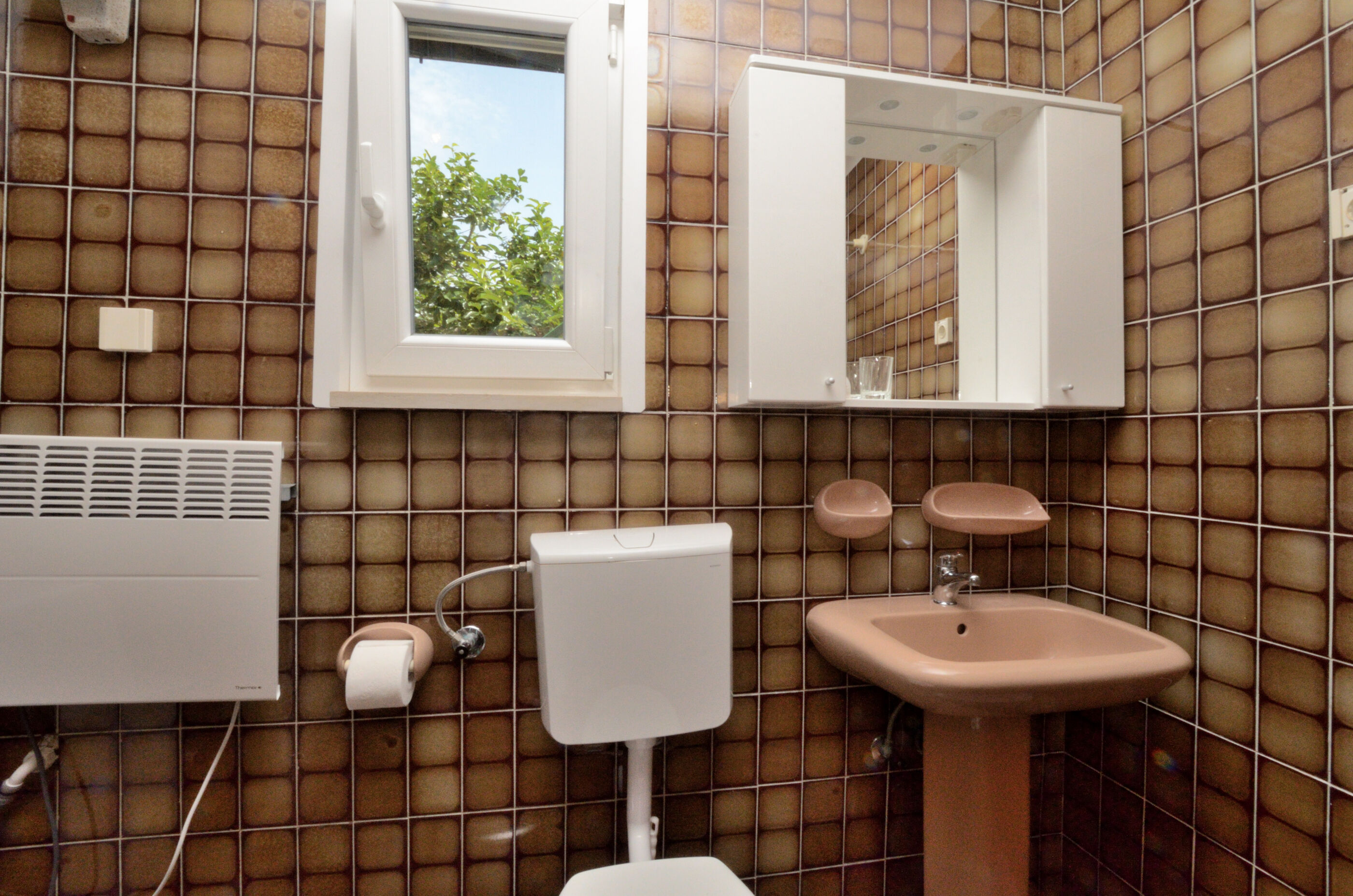 Apartments Pintur 87851-A1