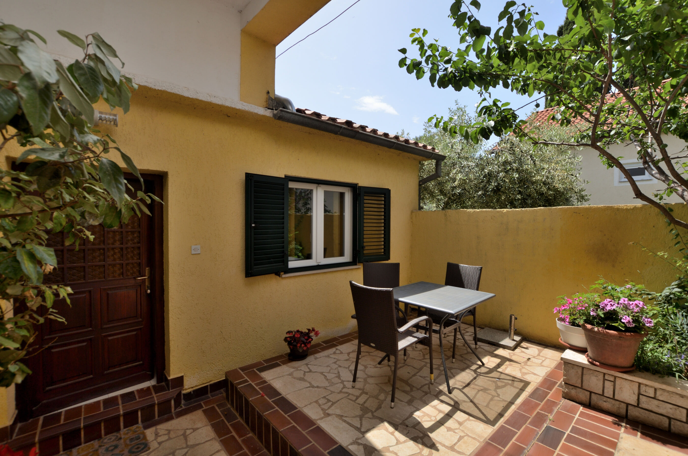 Apartments Pintur 87851-A1