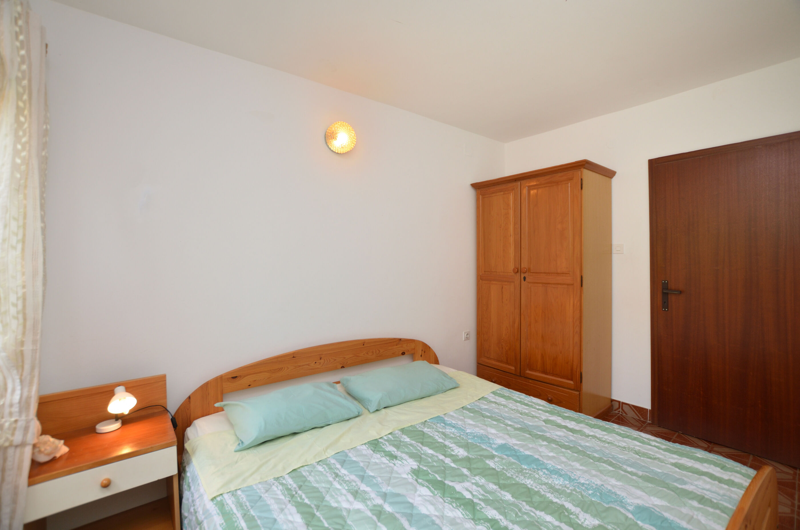 Apartments Pintur 87851-A2