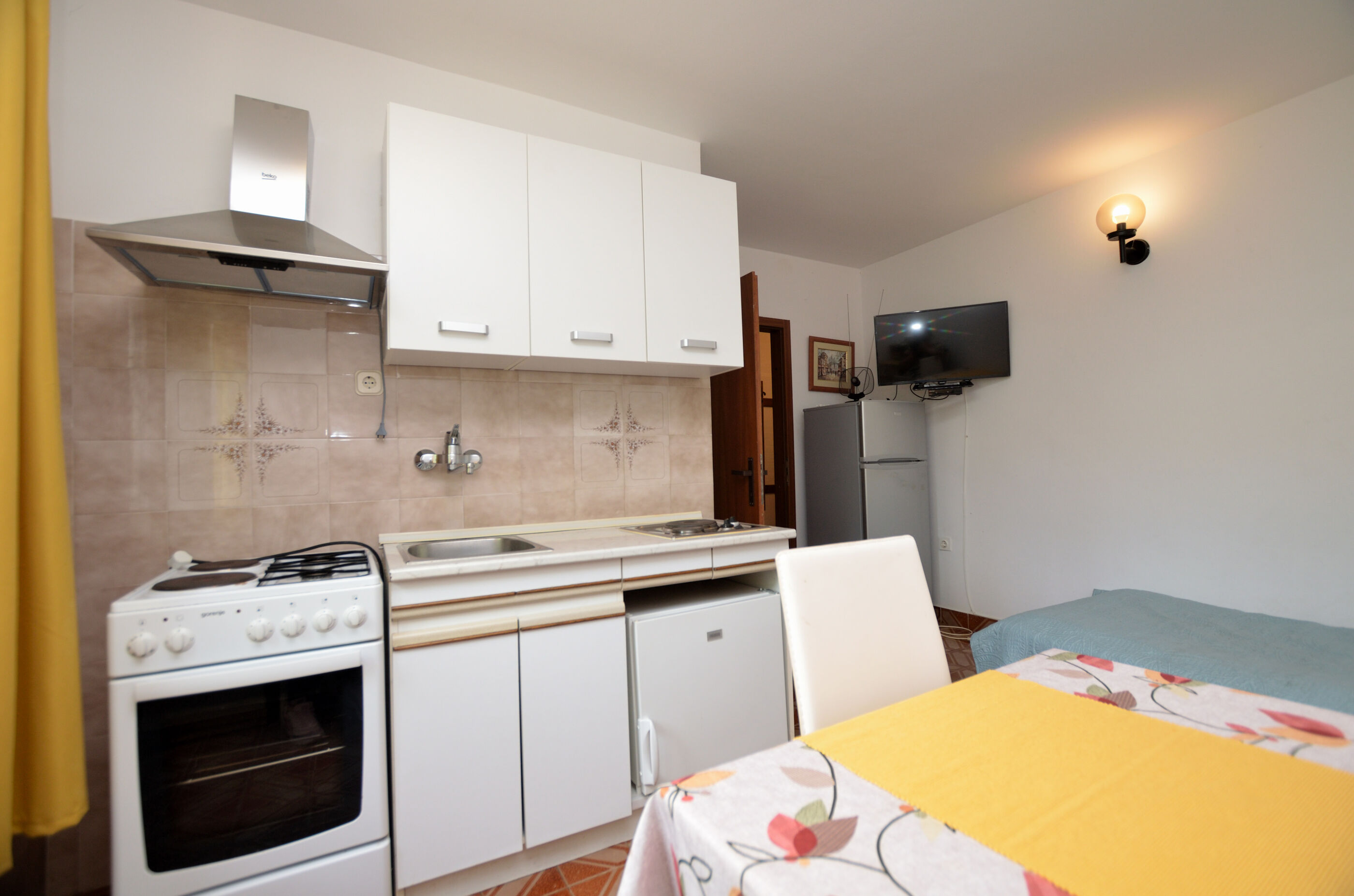 Apartments Pintur 87851-A2