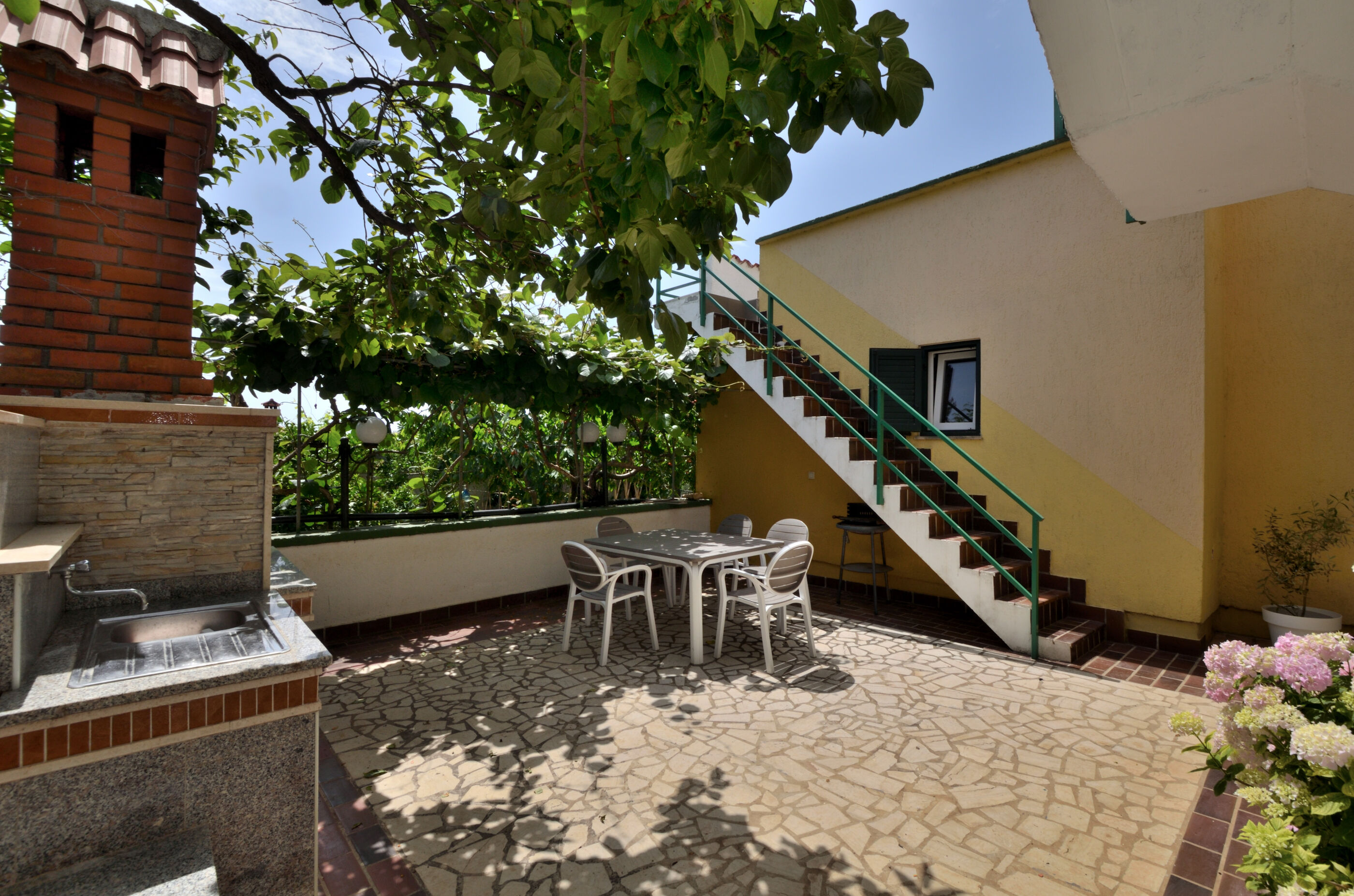 Apartments Pintur 87851-A2