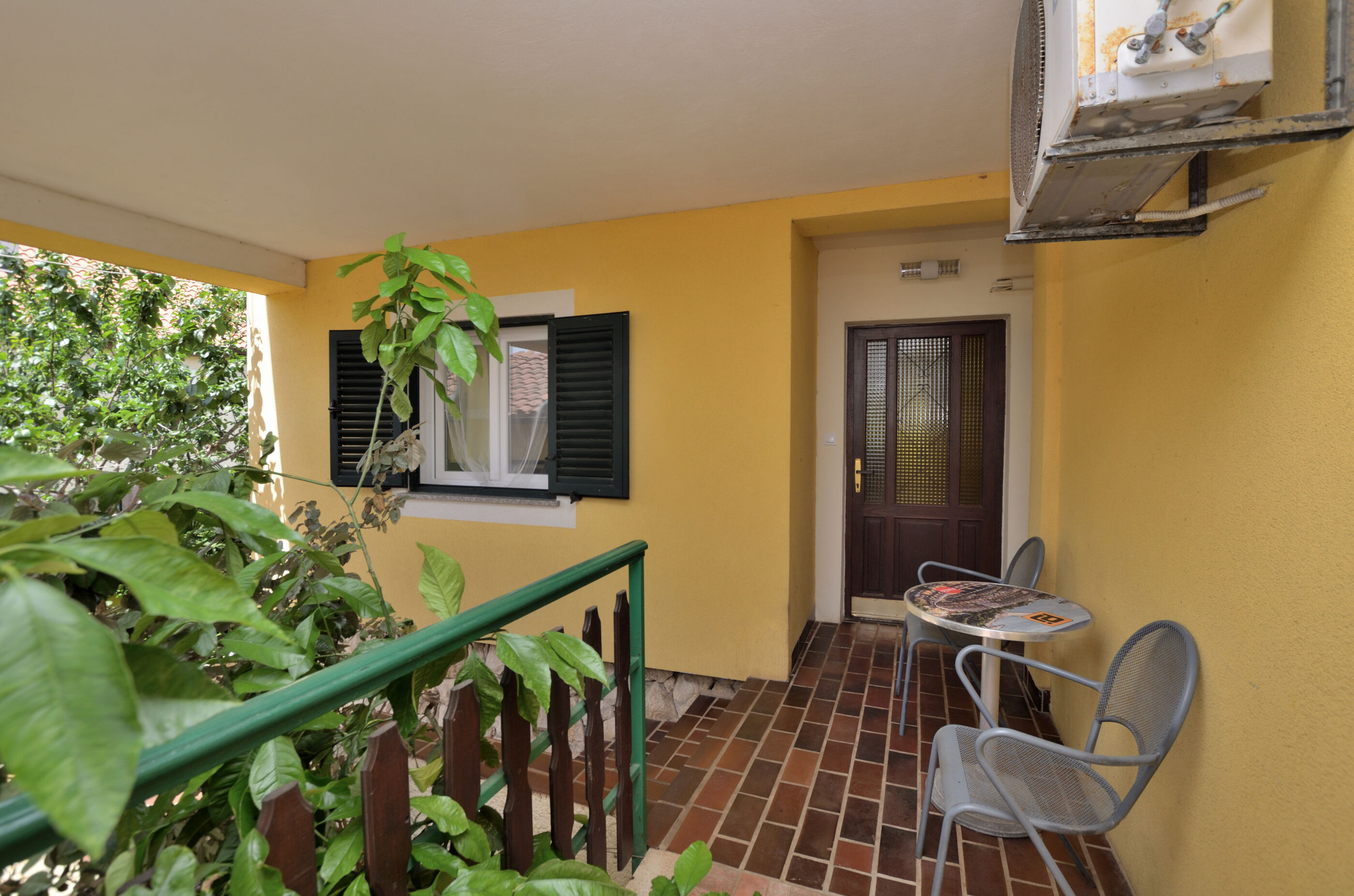 Apartments Pintur 87851-A2