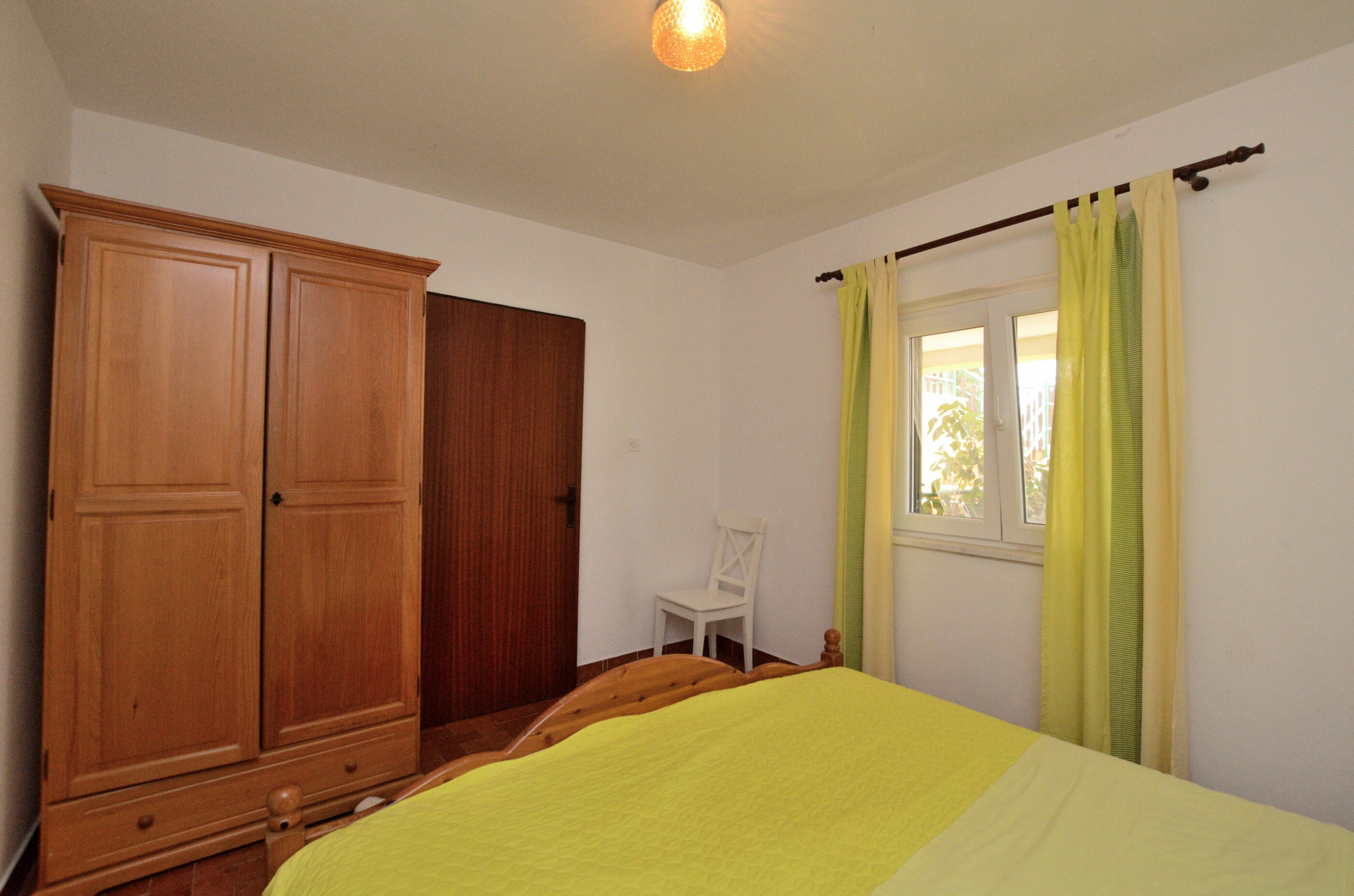 Apartments Pintur 87851-A2