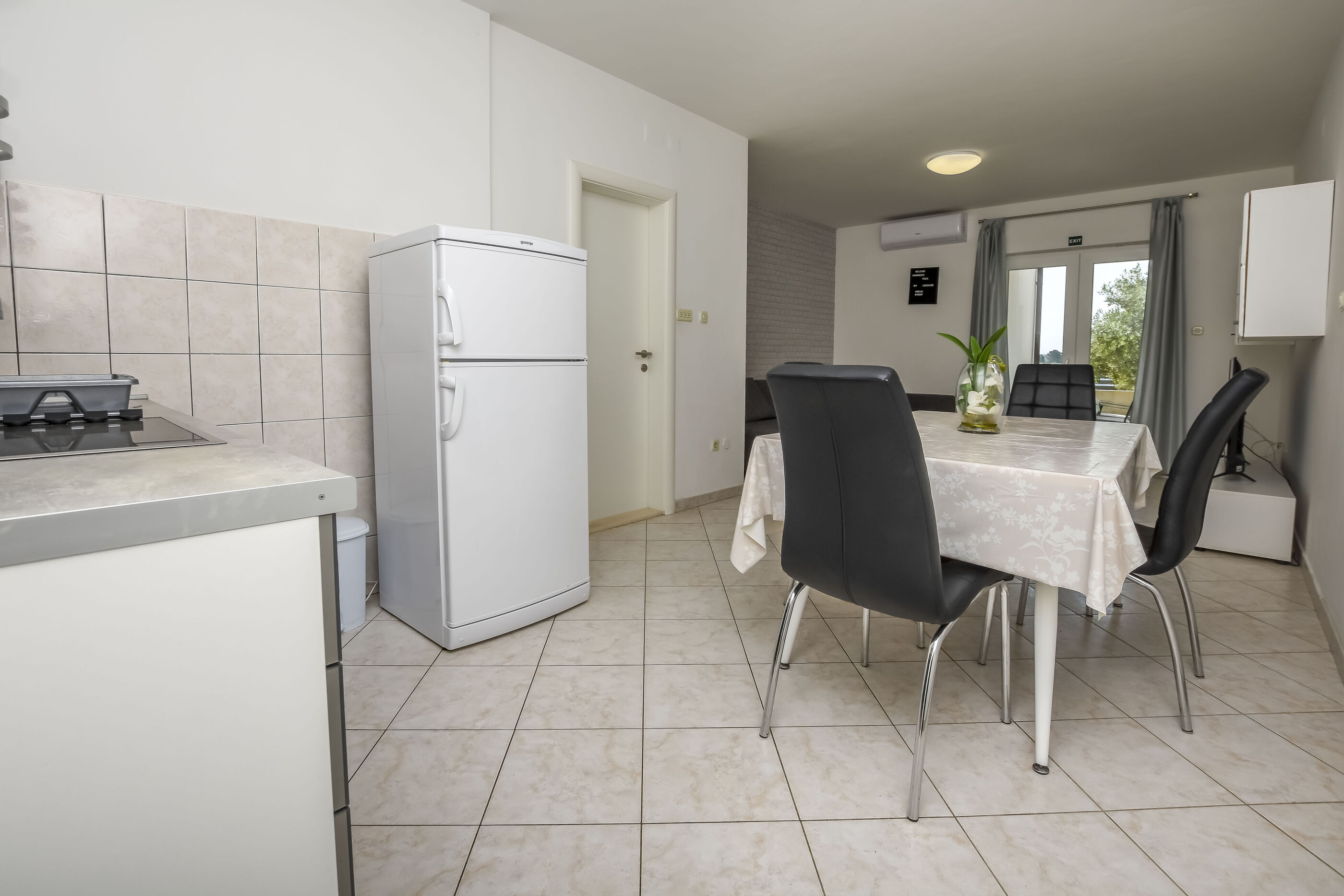 Apartments Seaside apartments Polić 82541-A1