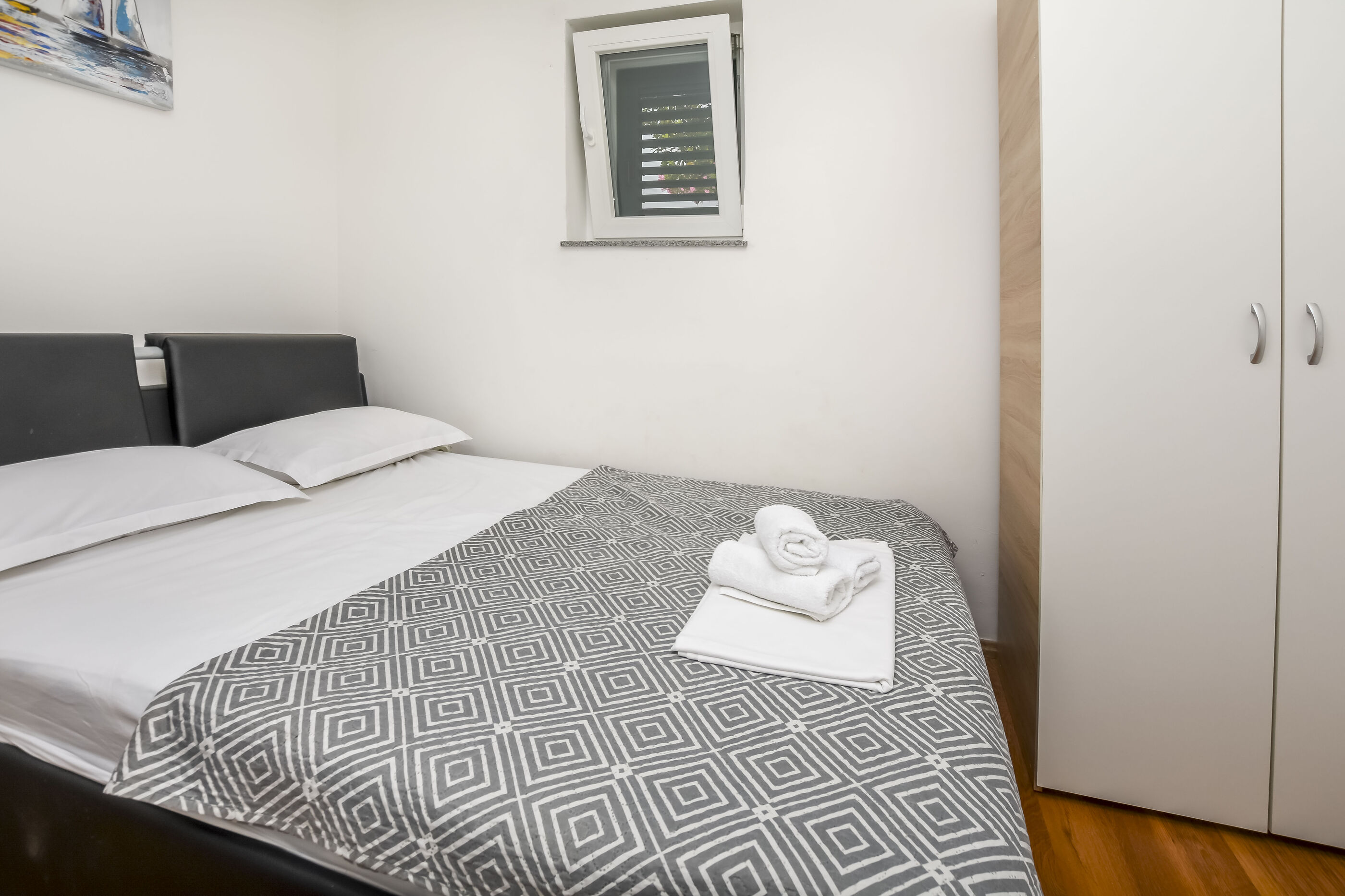 Apartments Seaside apartments Polić 82541-A2