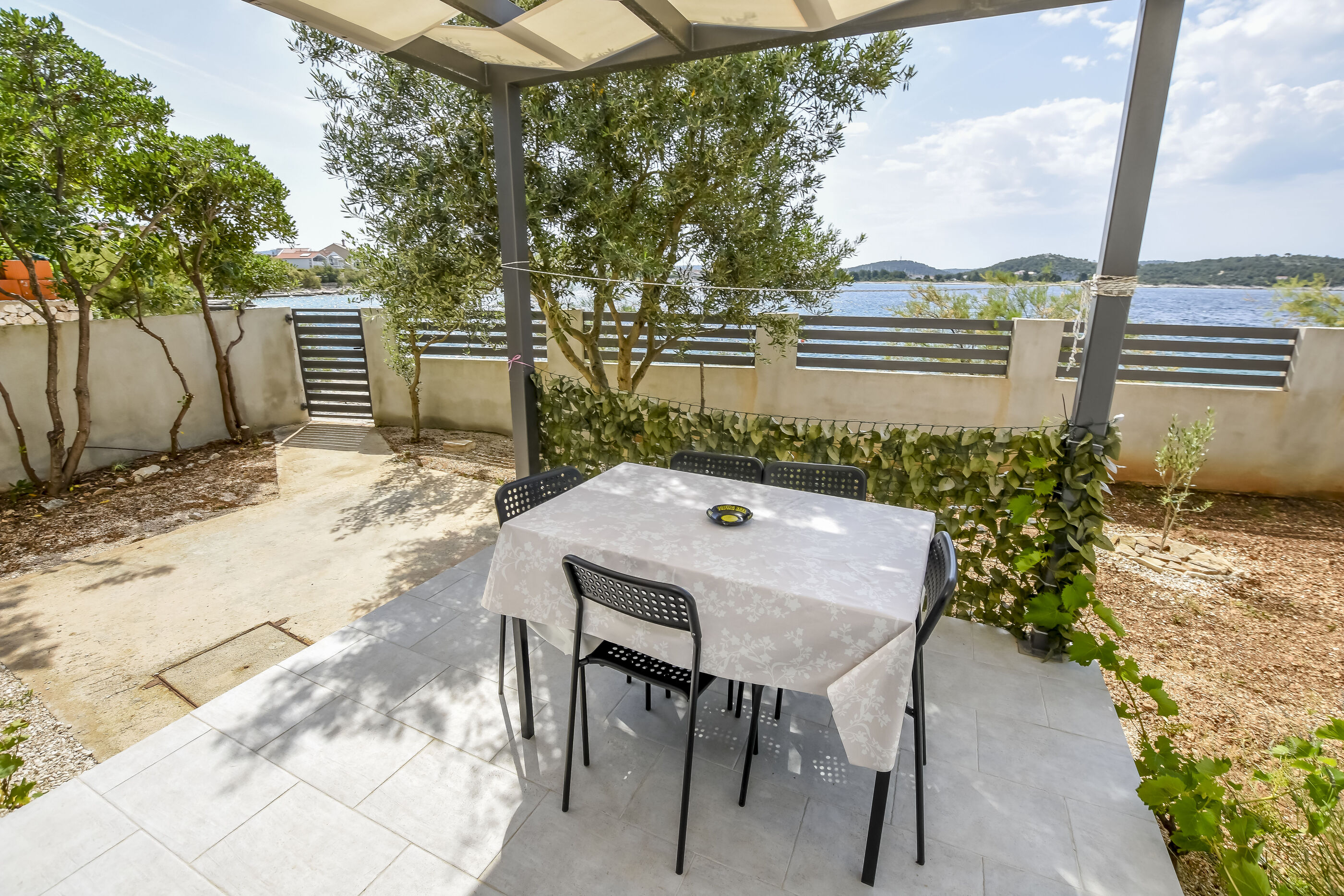 Apartments Seaside apartments Polić 82541-A2