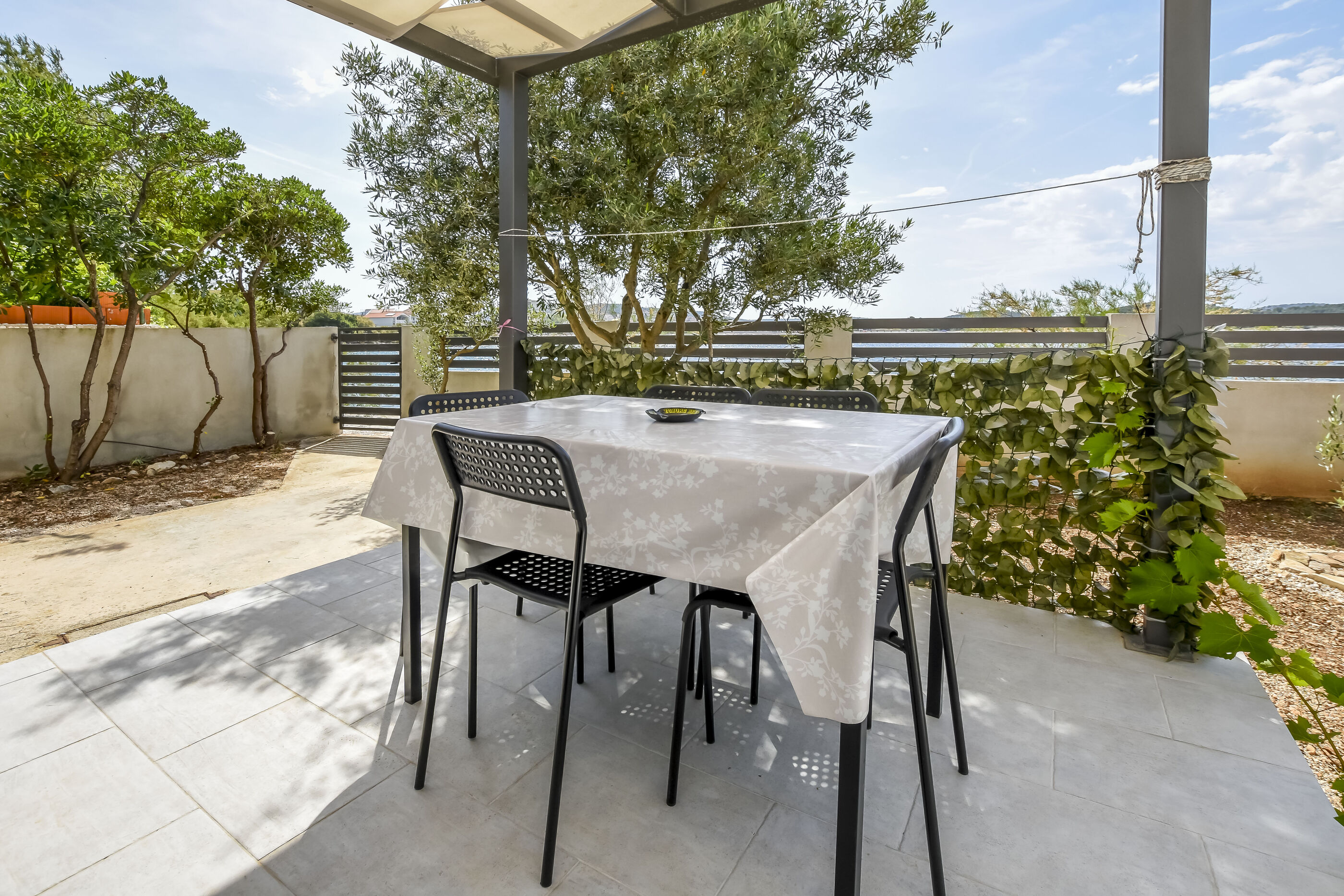 Apartments Seaside apartments Polić 82541-A2