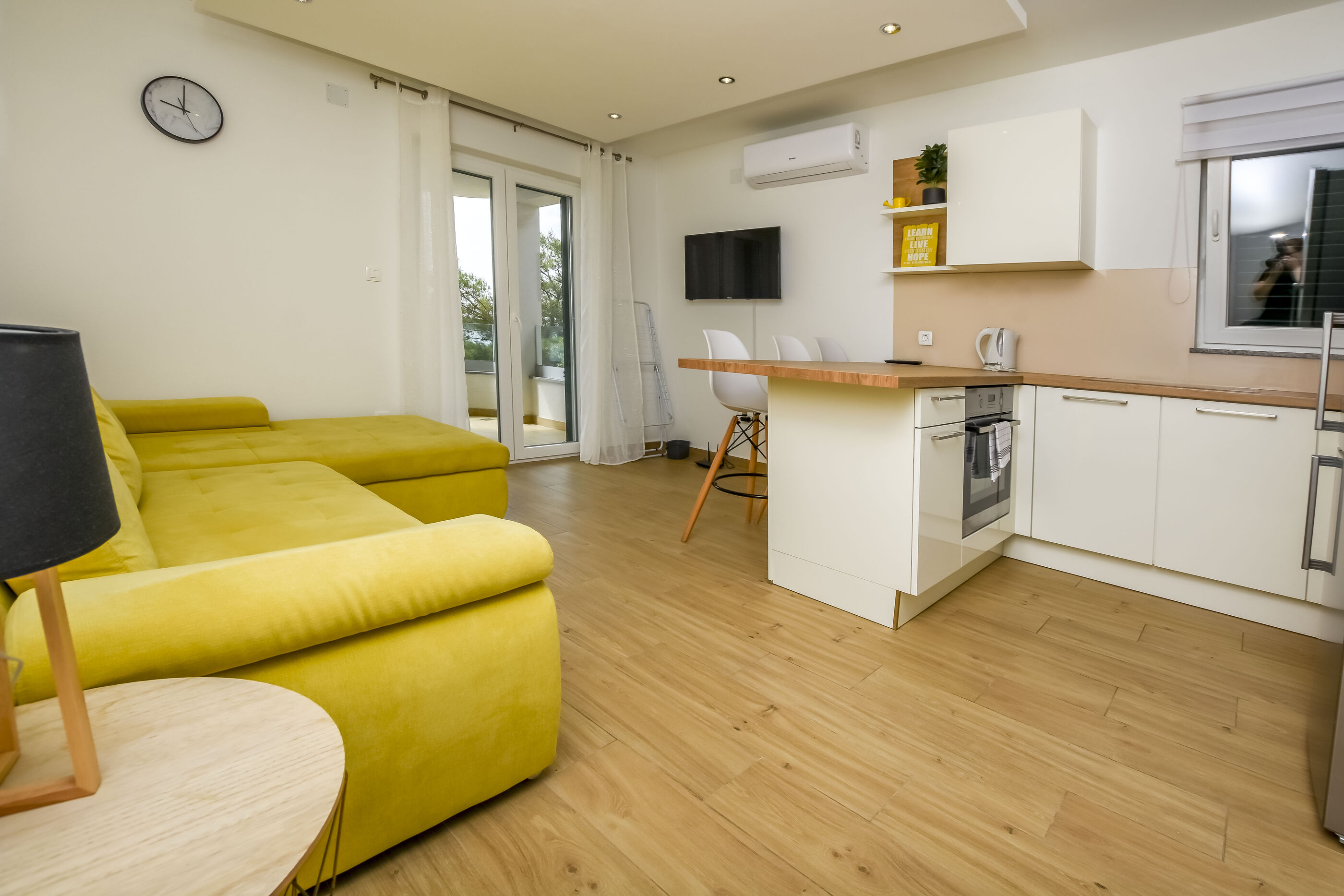 Apartments Seaside apartments Polić 82541-A3