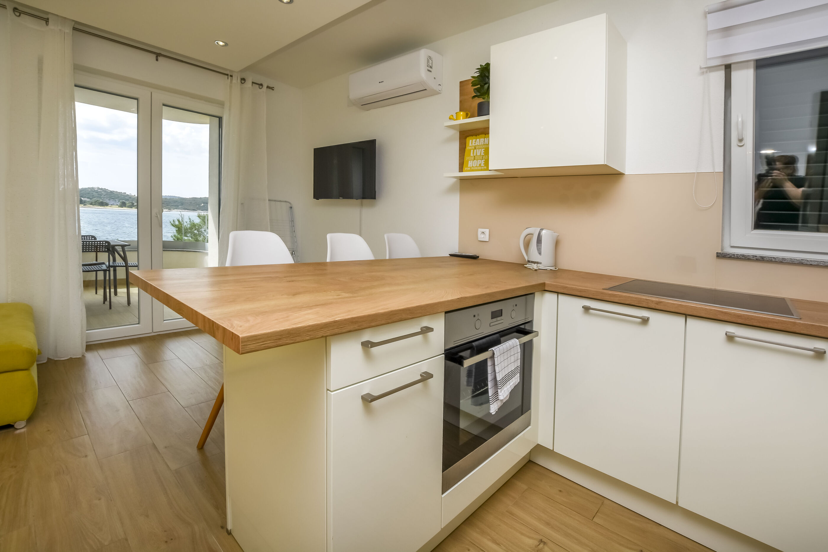 Apartments Seaside apartments Polić 82541-A3