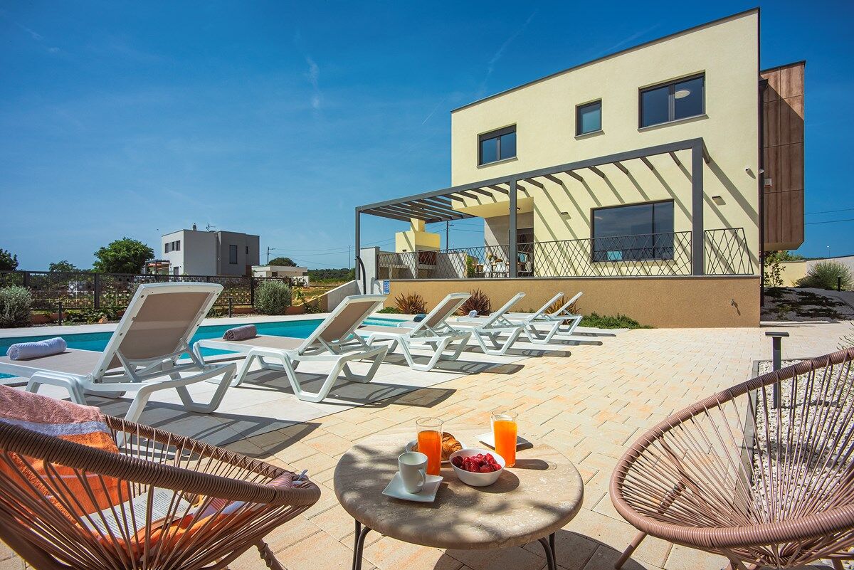 Villa Helios 74242-K1