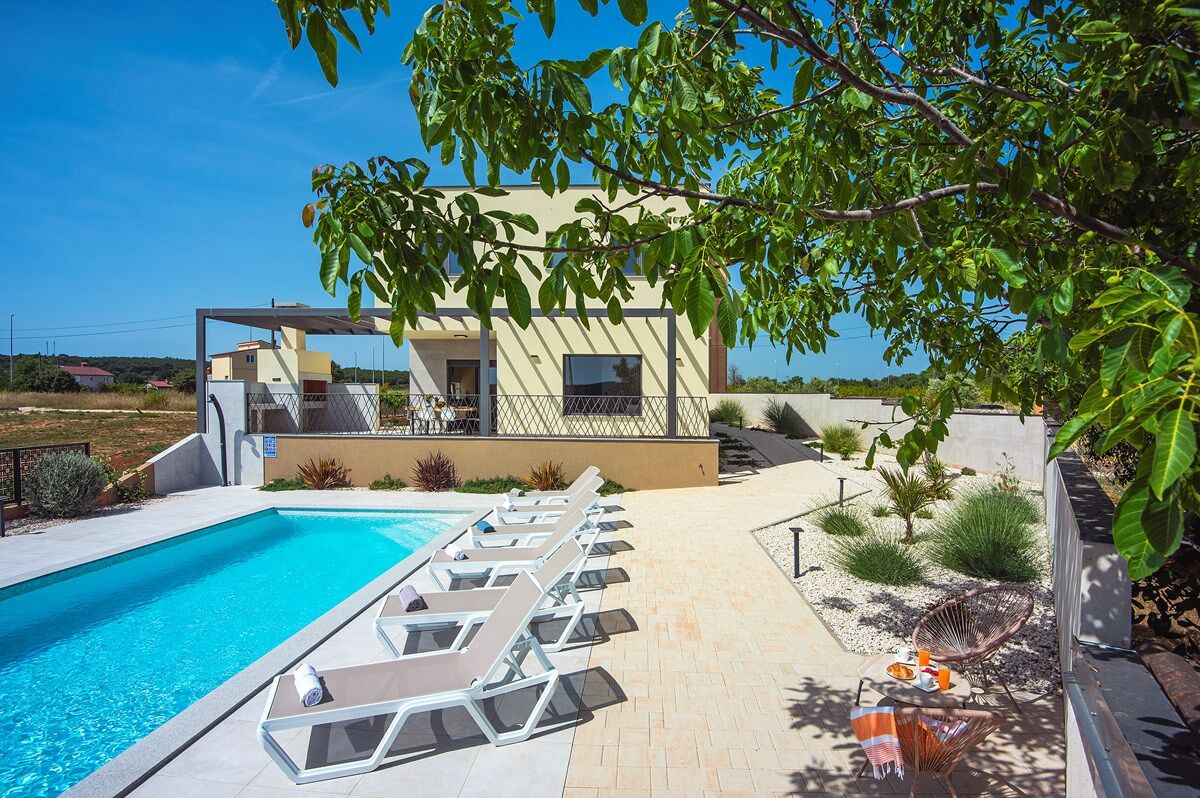 Villa Helios 74242-K1