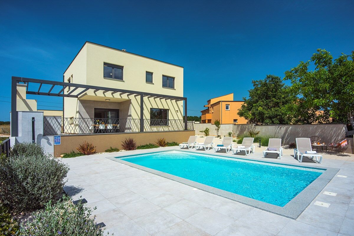 Villa Helios 74242-K1