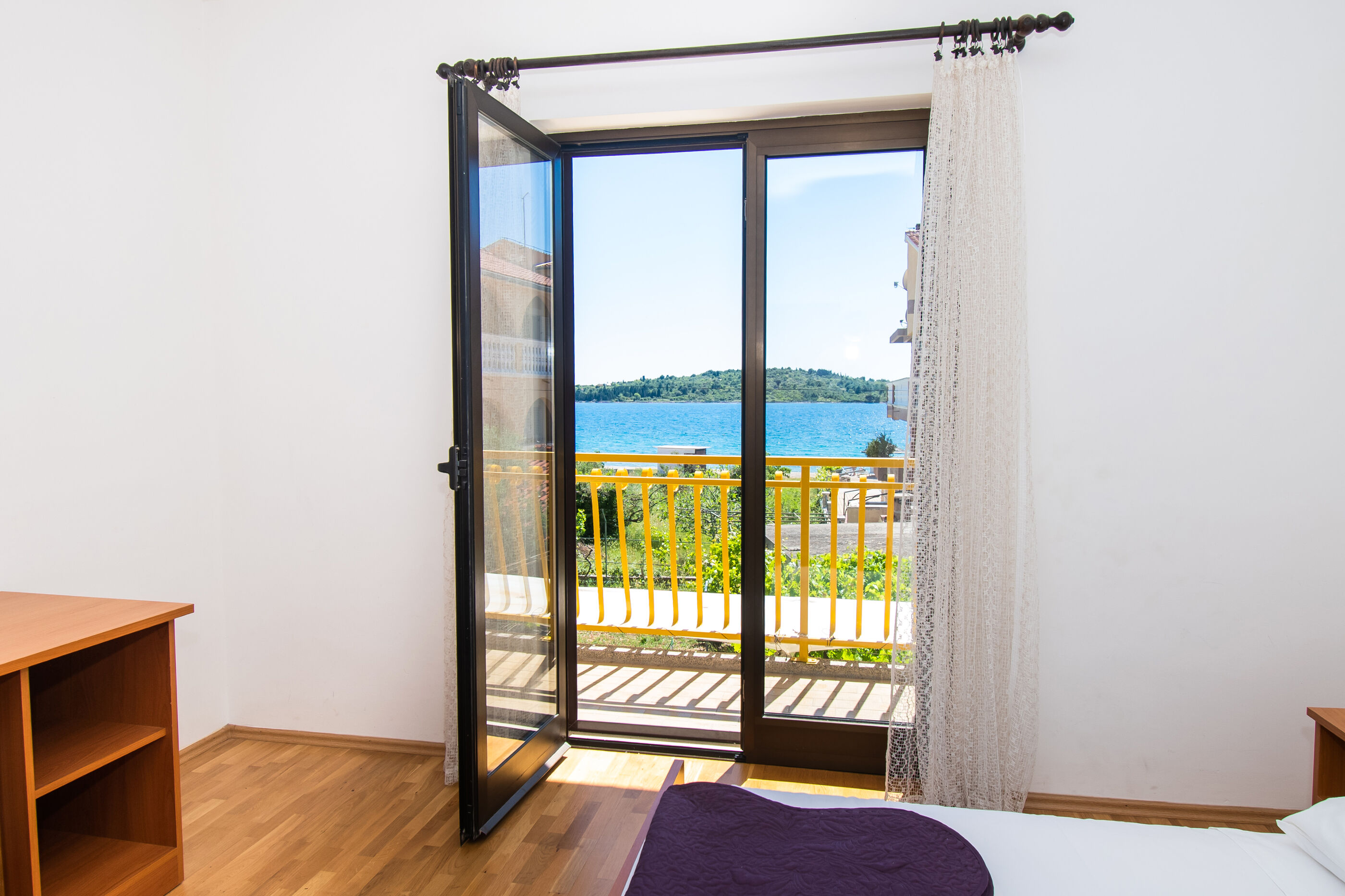 Apartments Goran near the beach 86781-A1