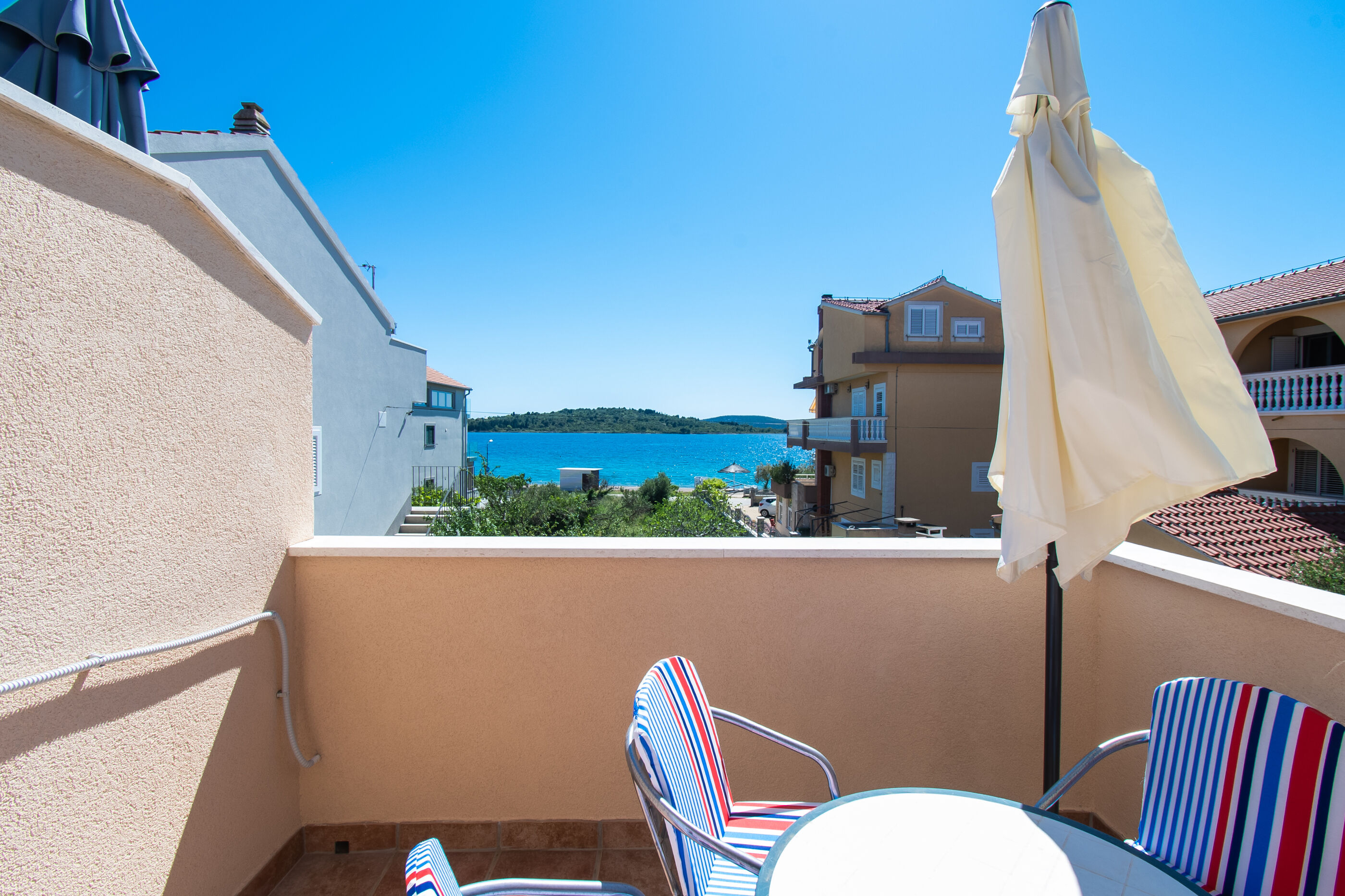 Apartments Goran near the beach 86781-A1