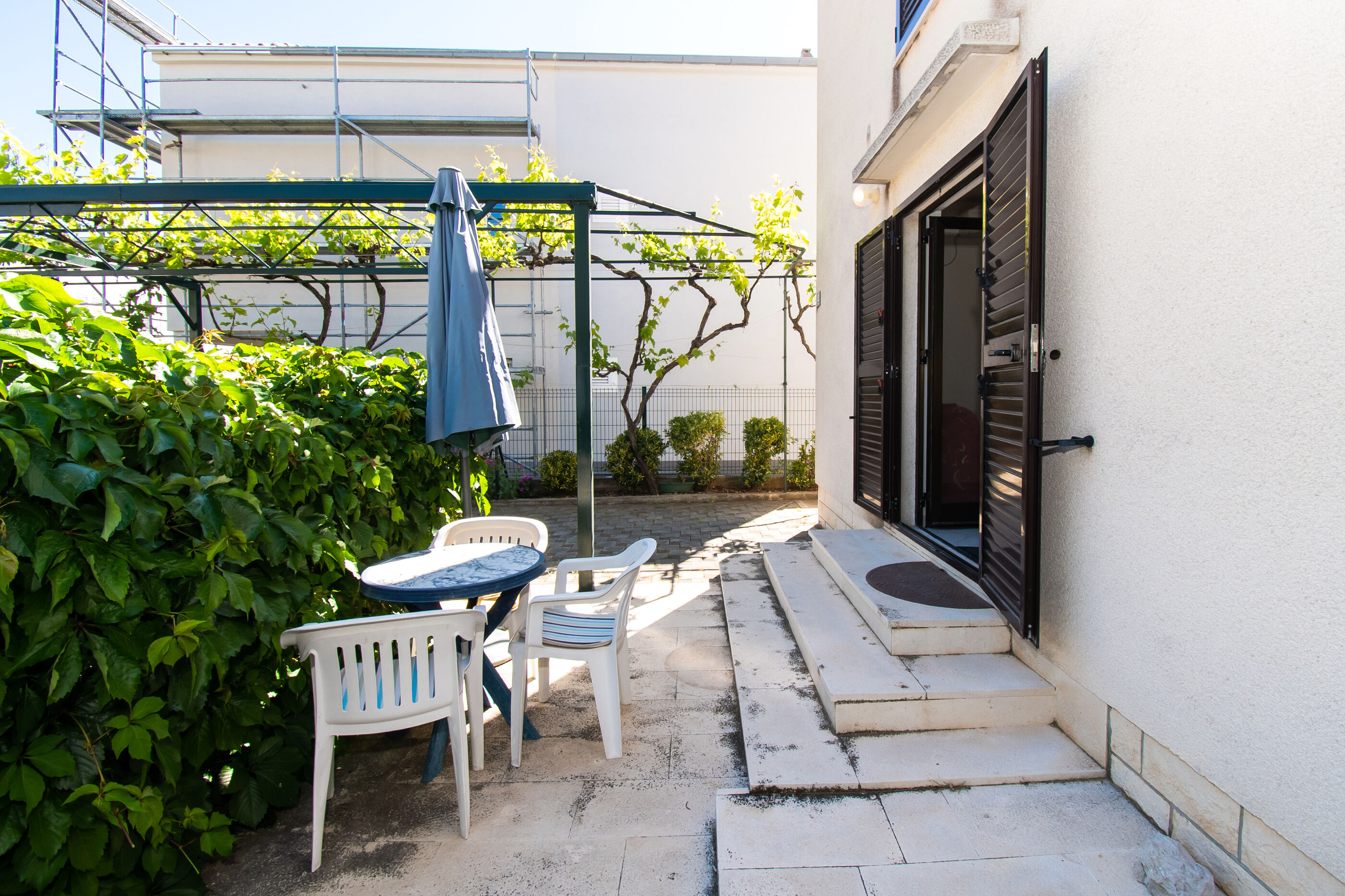 Apartments Goran near the beach 86781-A3