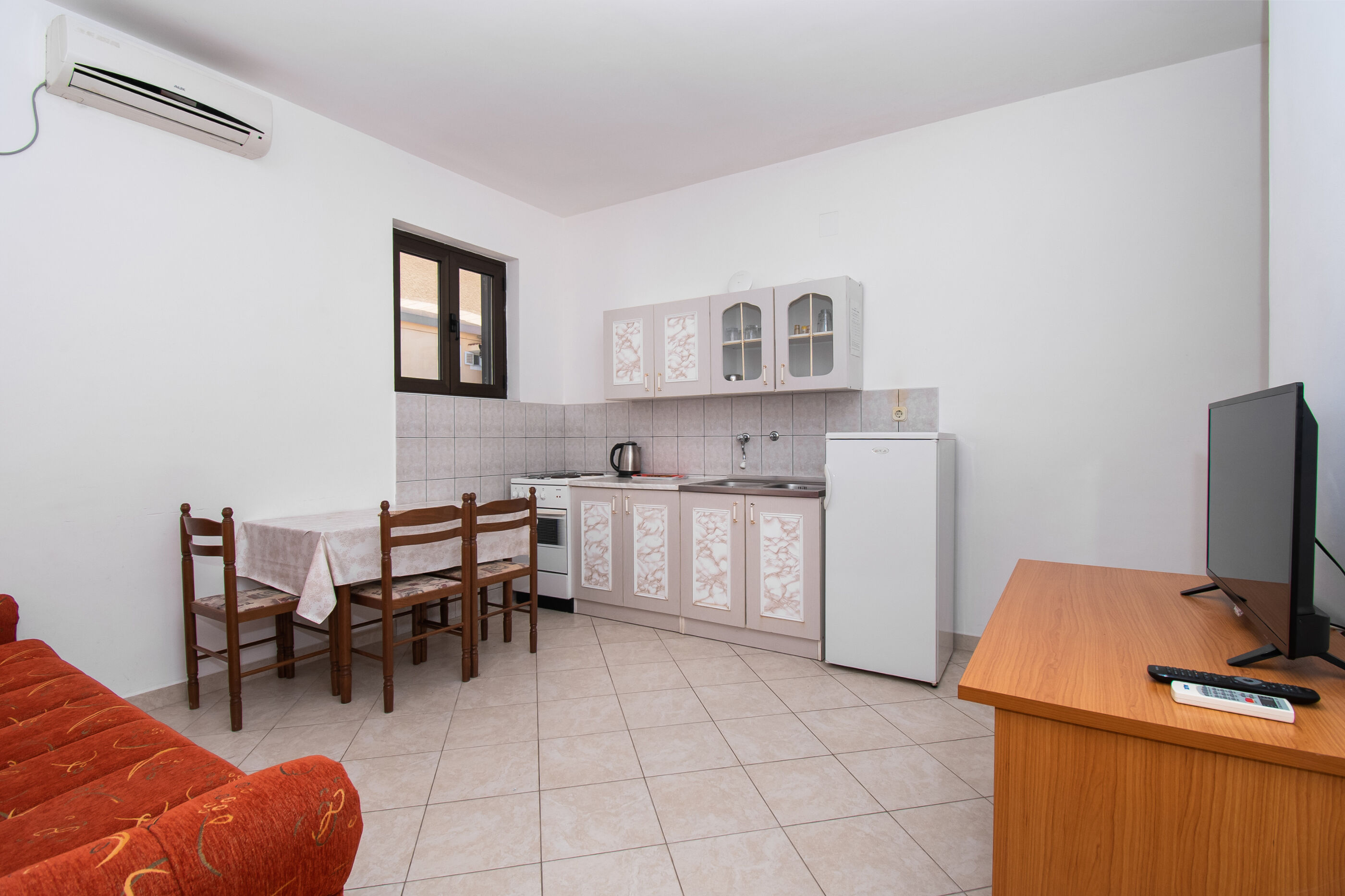Apartments Goran near the beach 86781-A3