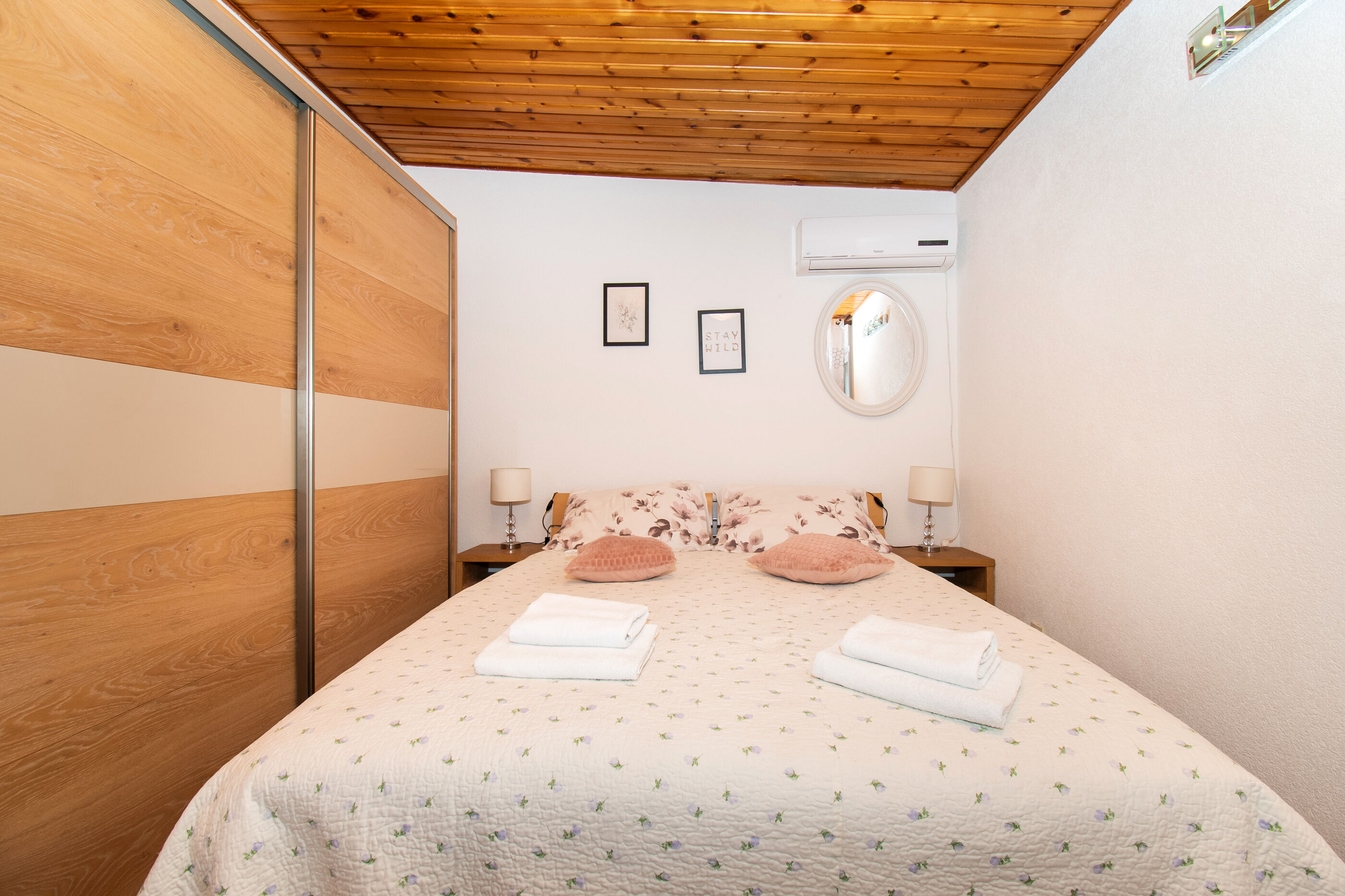 Apartments Snježana 21551-A1