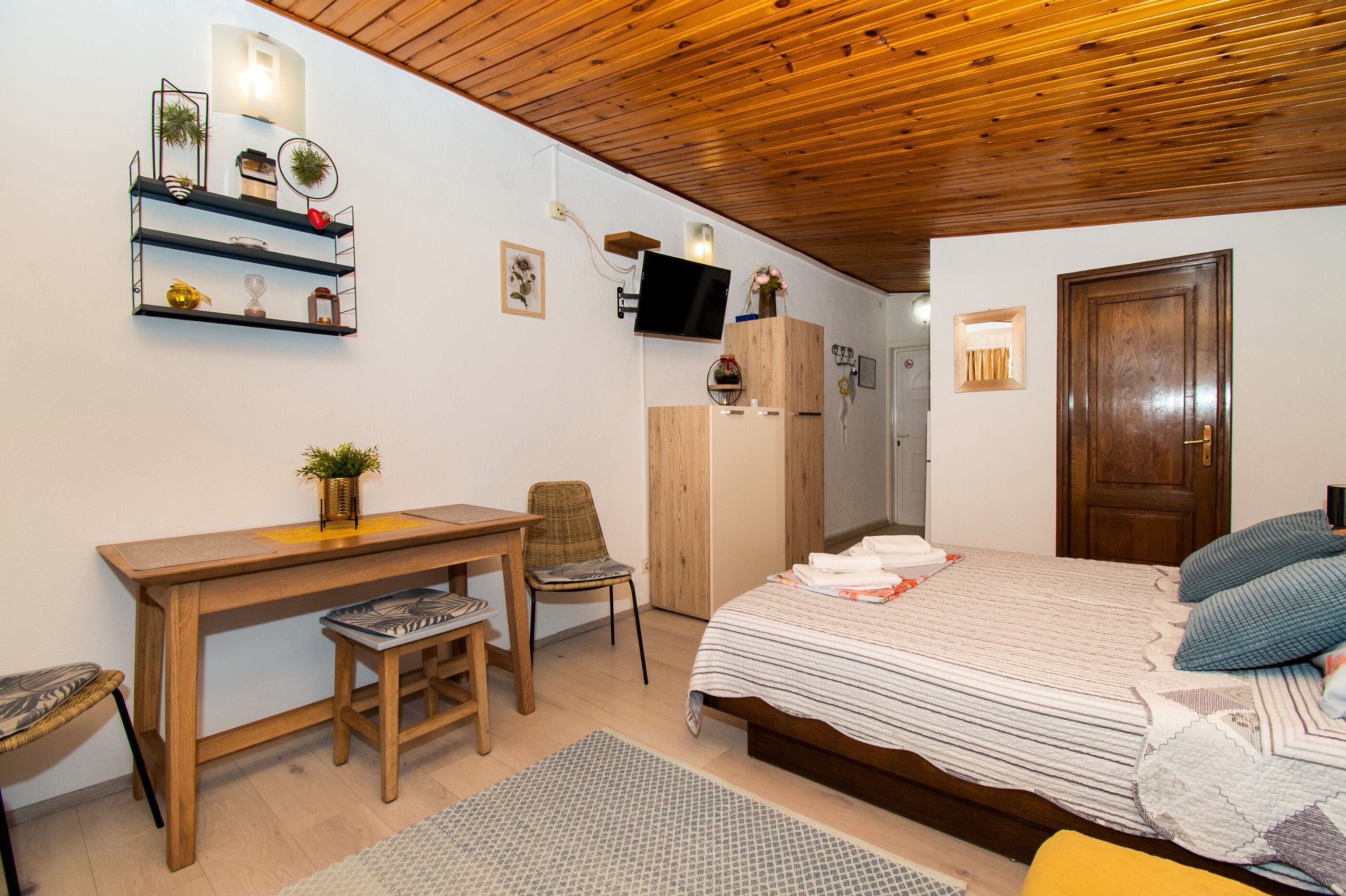 Apartments Snježana 21551-A2