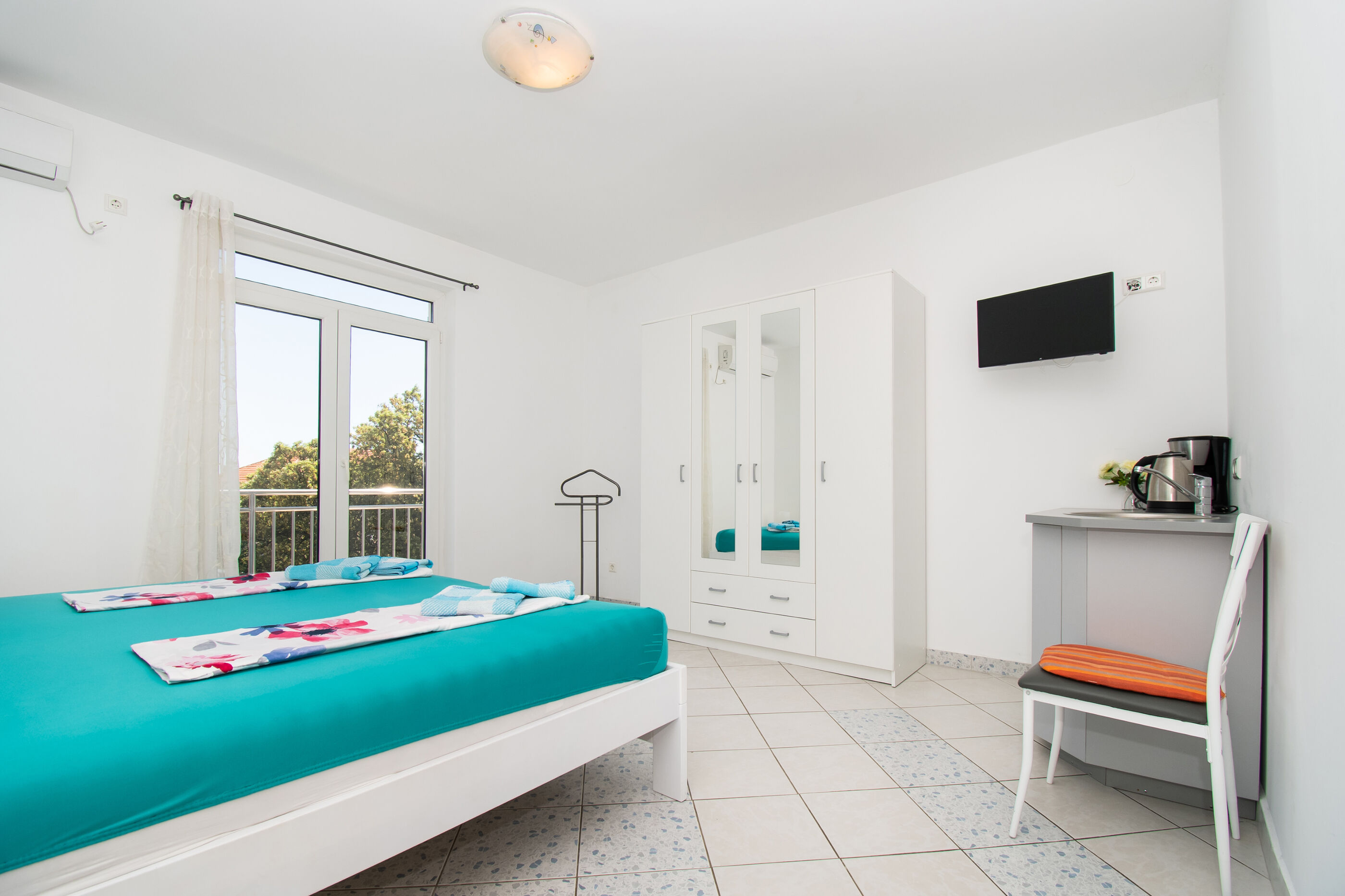 Apartment and Room Zoran 84981-S1