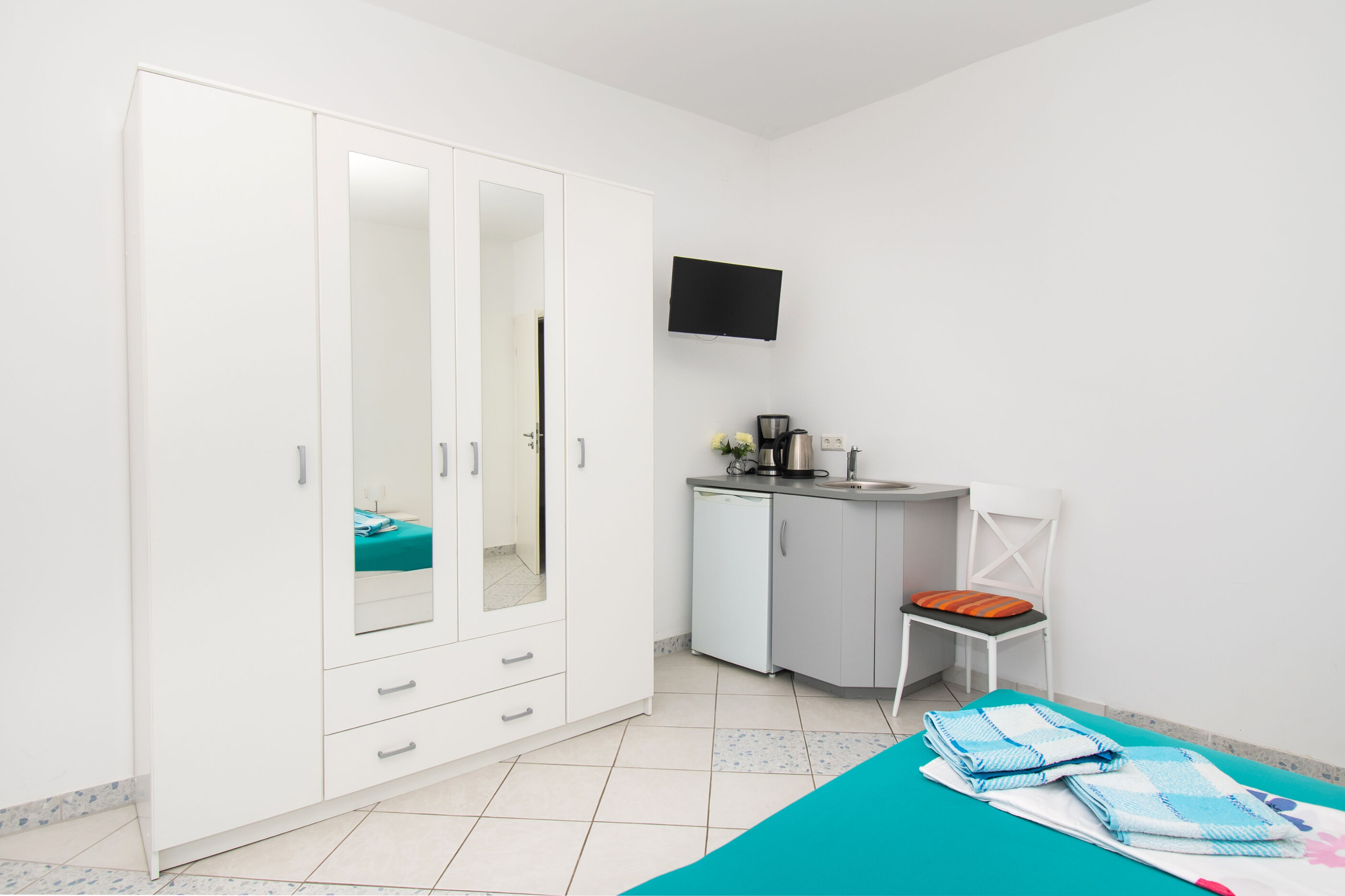 Apartment and Room Zoran 84981-S1