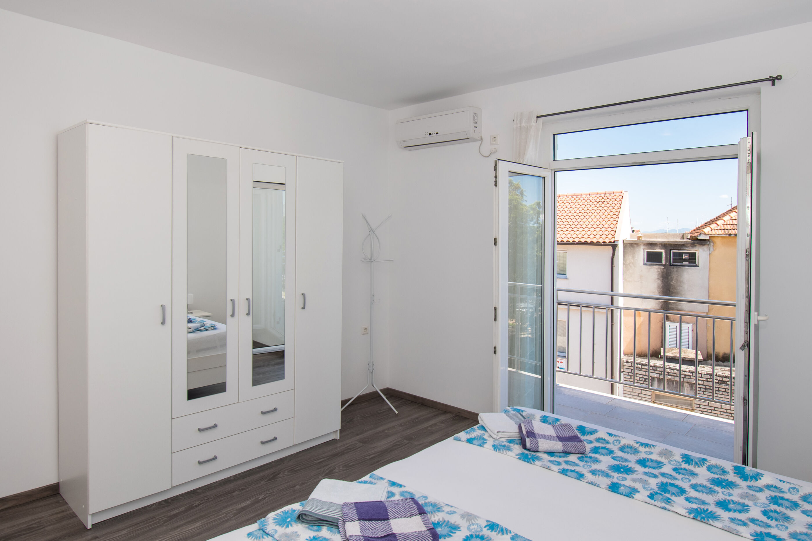 Apartment and Room Zoran 84981-A1
