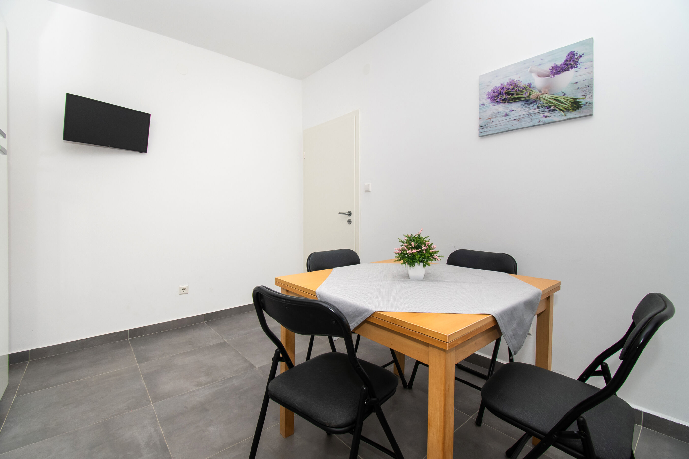 Apartment and Room Zoran 84981-A1