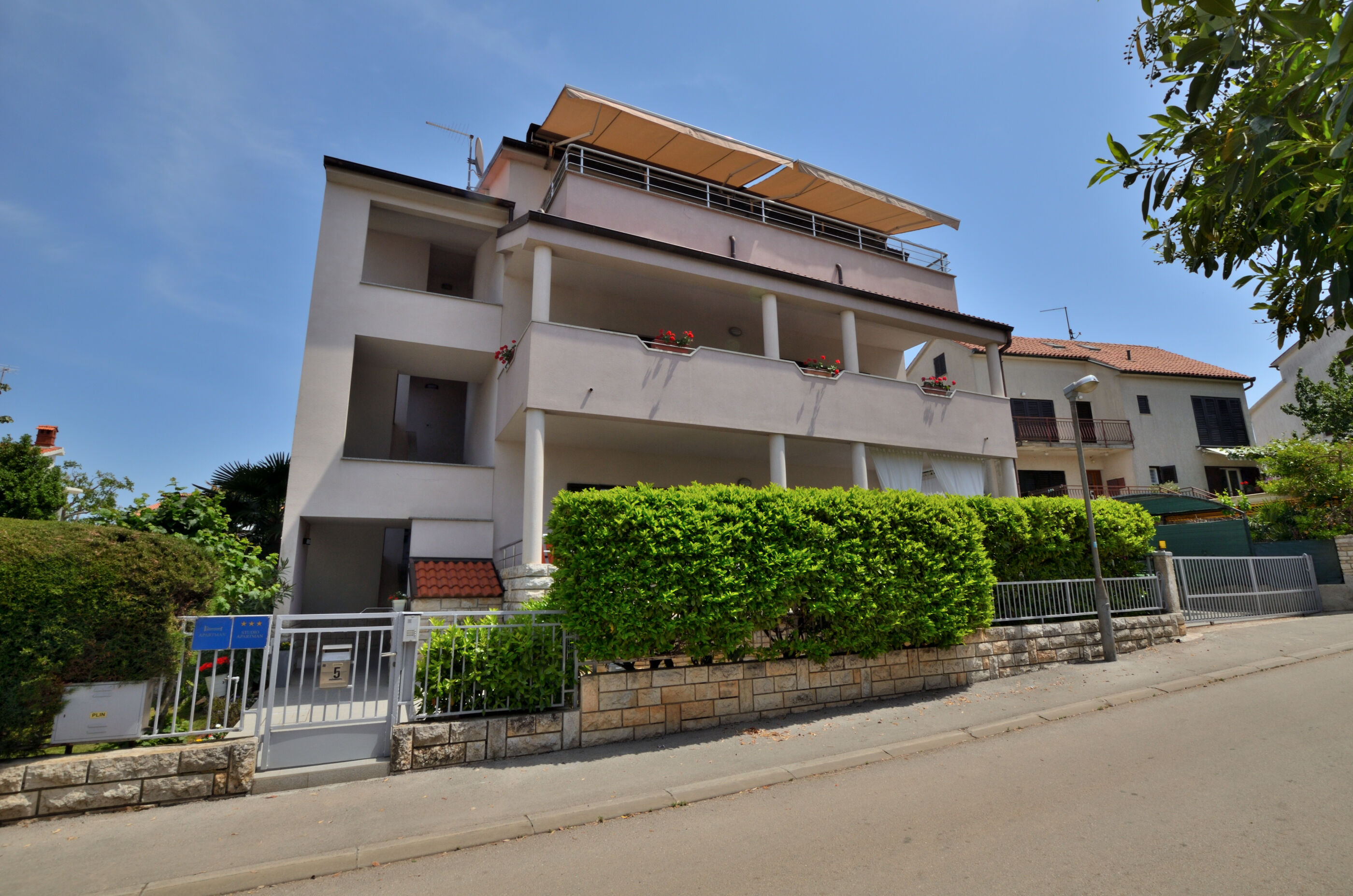 Apartmaj Sandy Bay A2