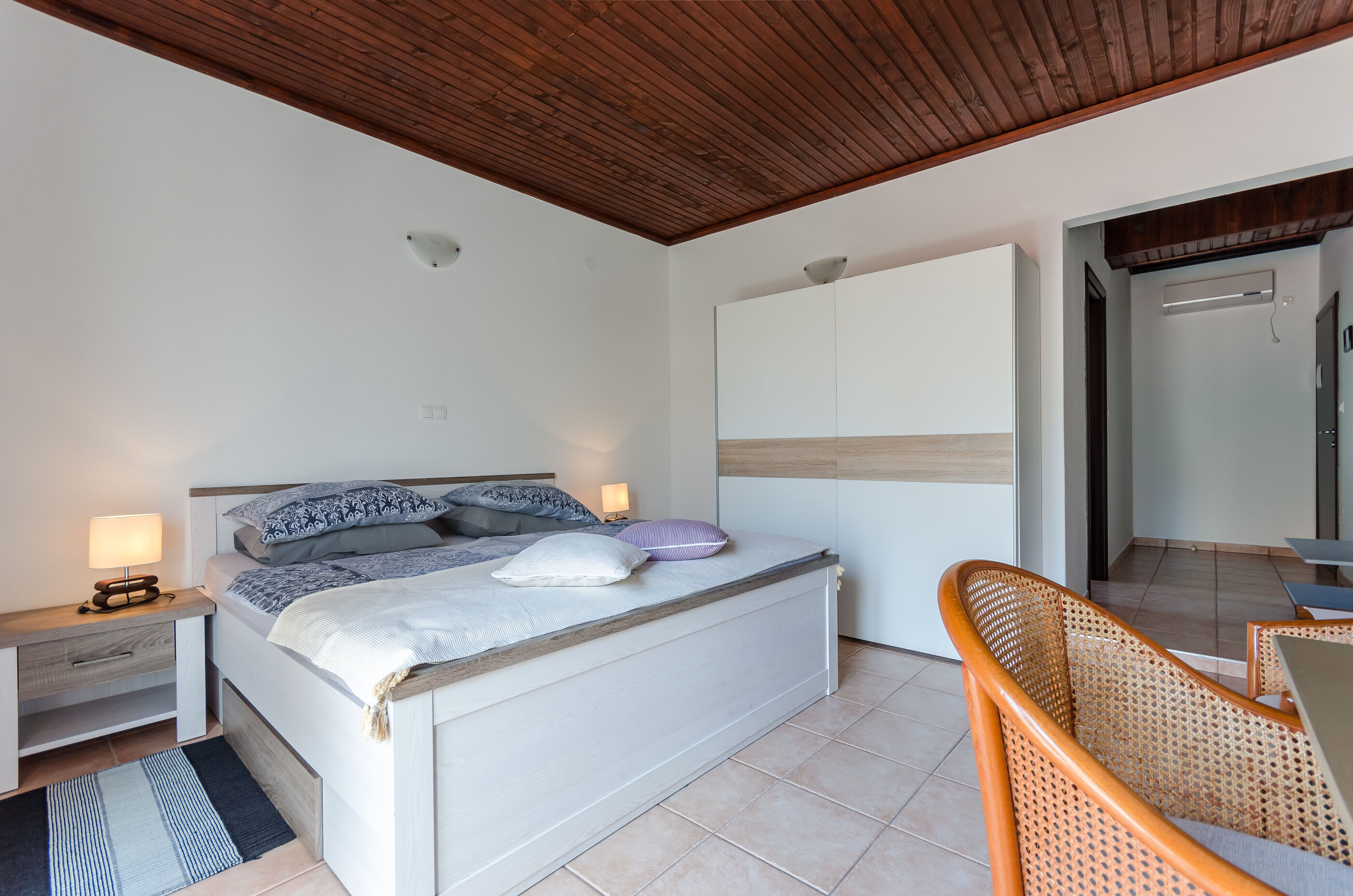 Apartments and Rooms Preka 49021-S2