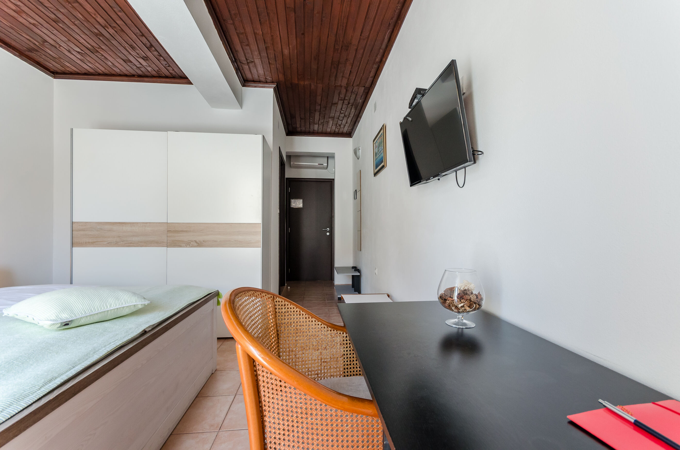 Apartments and Rooms Preka 49021-S3