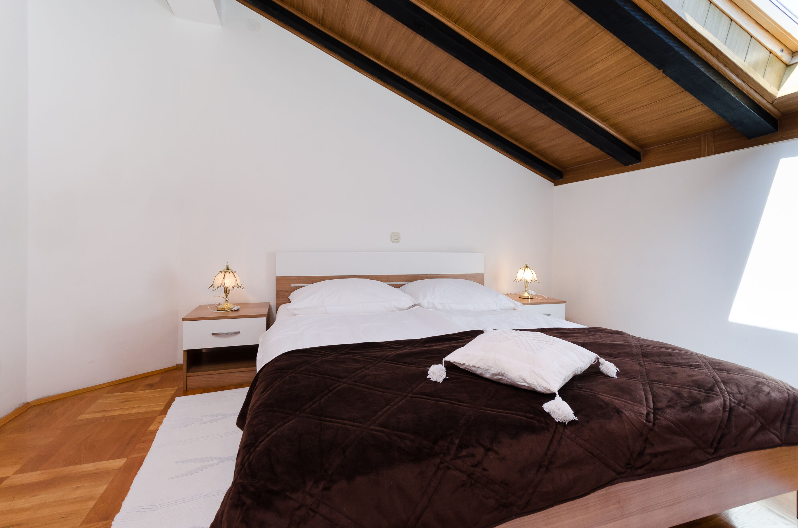Apartments and Rooms Preka 49021-A2