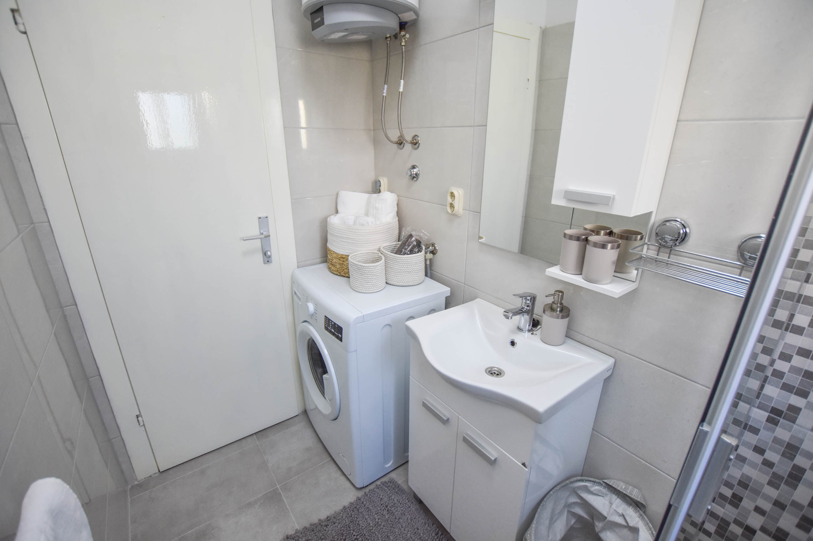 Apartment S and E 88581-A1